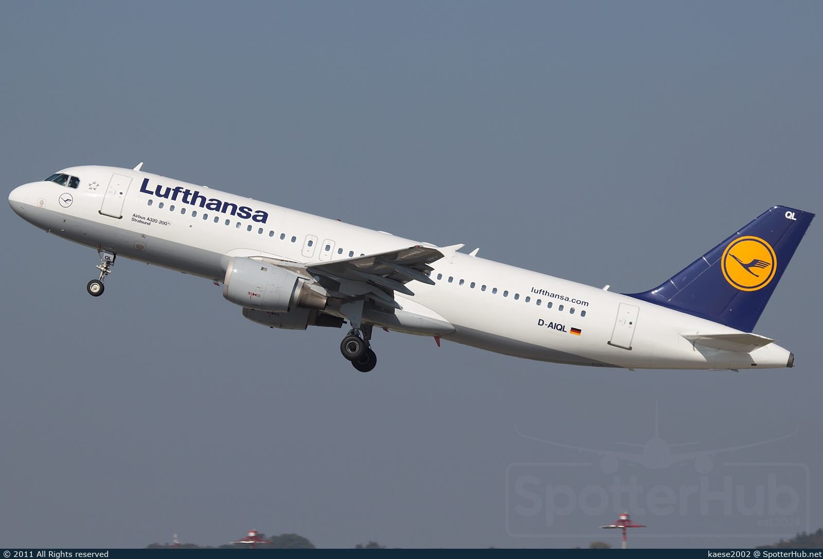 Photo of D-AIQL - Airbus A320-211 operated by Lufthansa