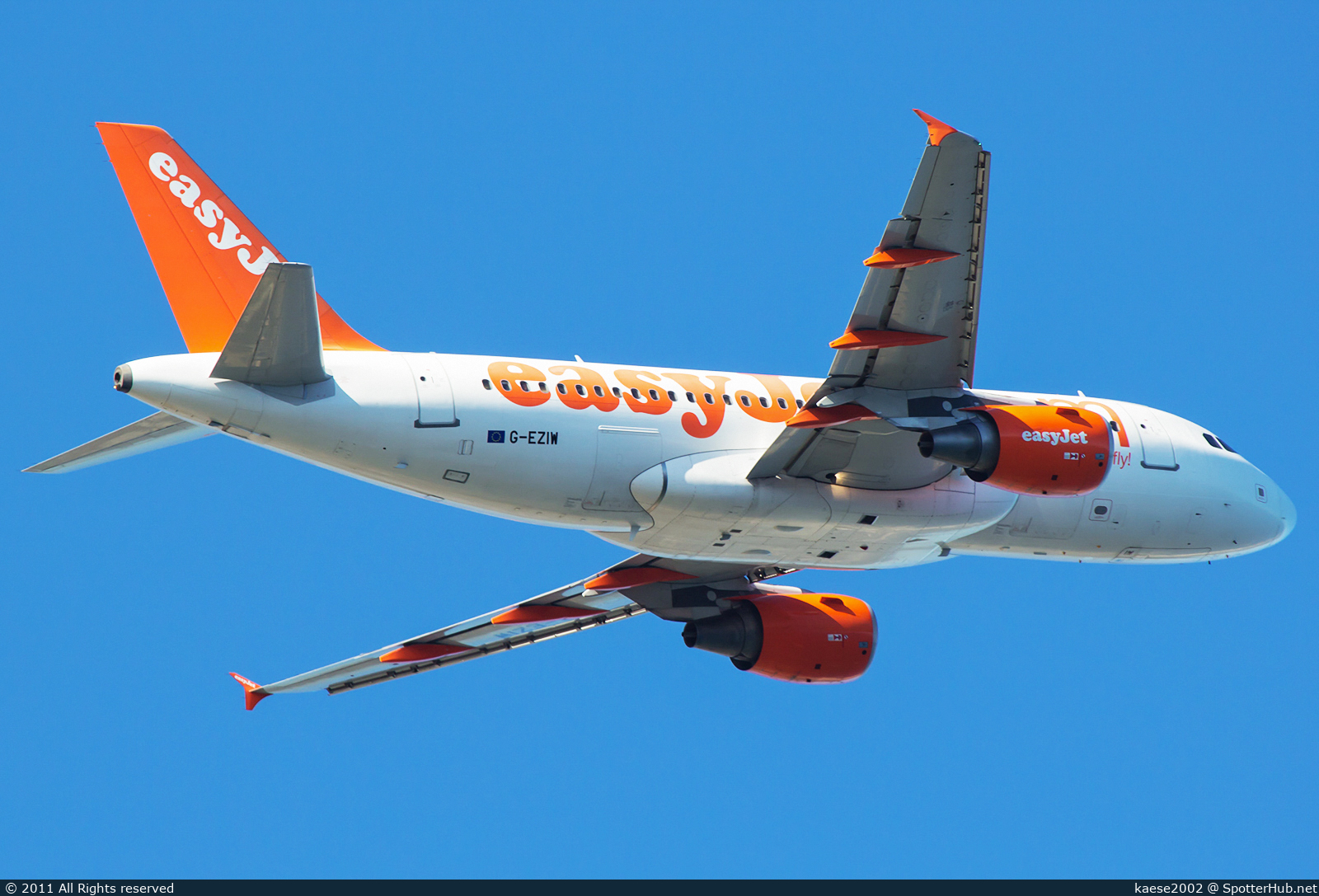 Photo of G-EZIW - Airbus A319-111 operated by easyJet