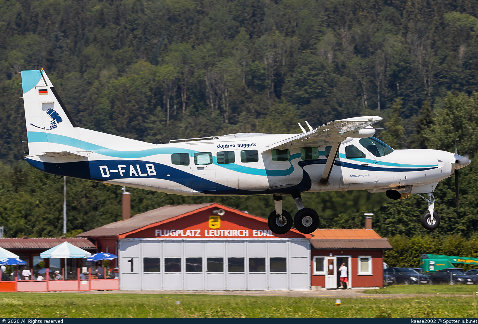 Photo of D-FALB - Cessna 208B Grand Caravan operated by Skydive Nuggets