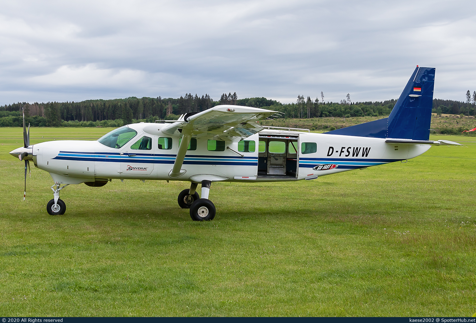 Photo of D-FSWW - Cessna 208B Super Cargomaster operated by Skydive Westerwald