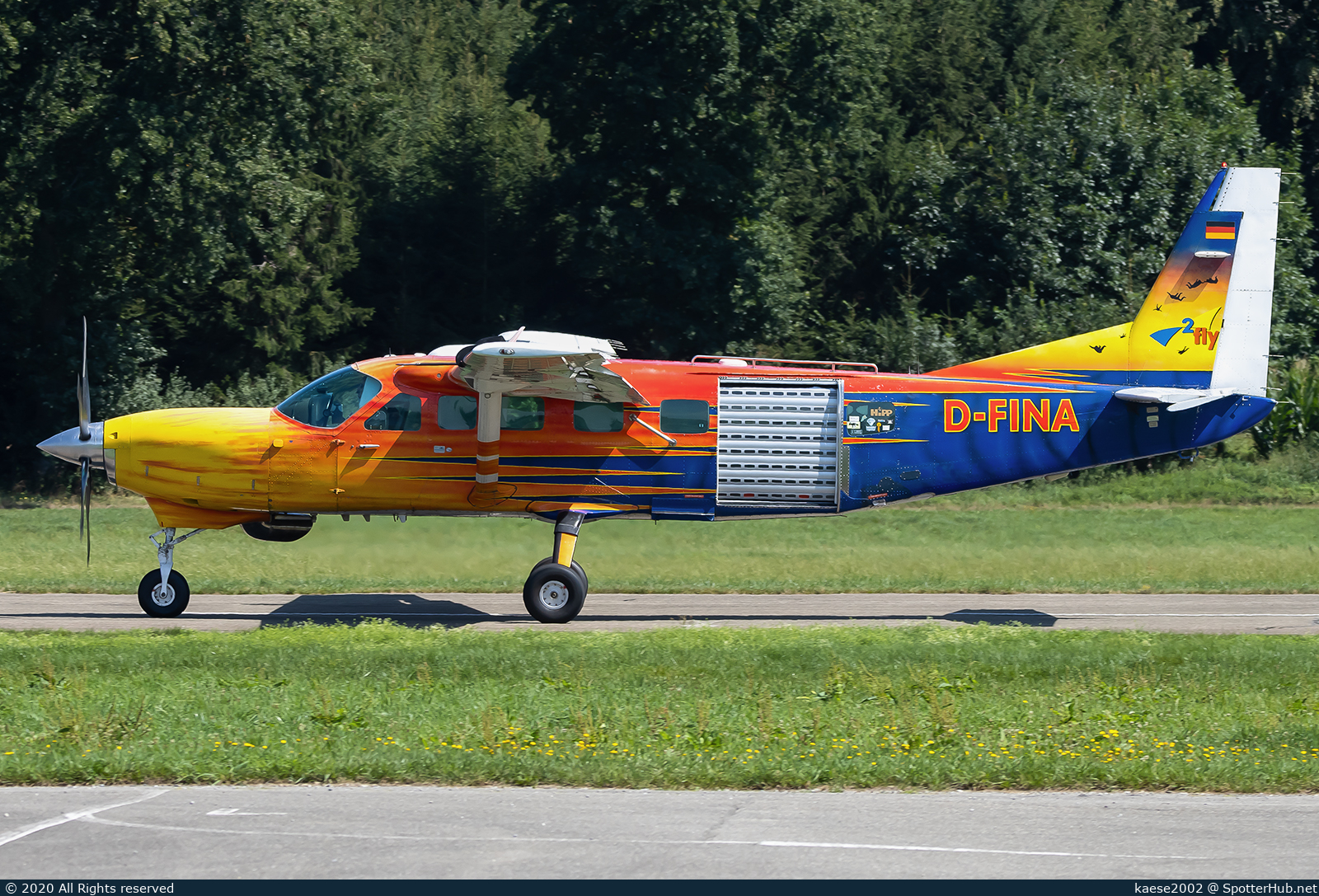 Photo of D-FINA - Cessna 208B Grand Caravan operated by Advanced Aviation