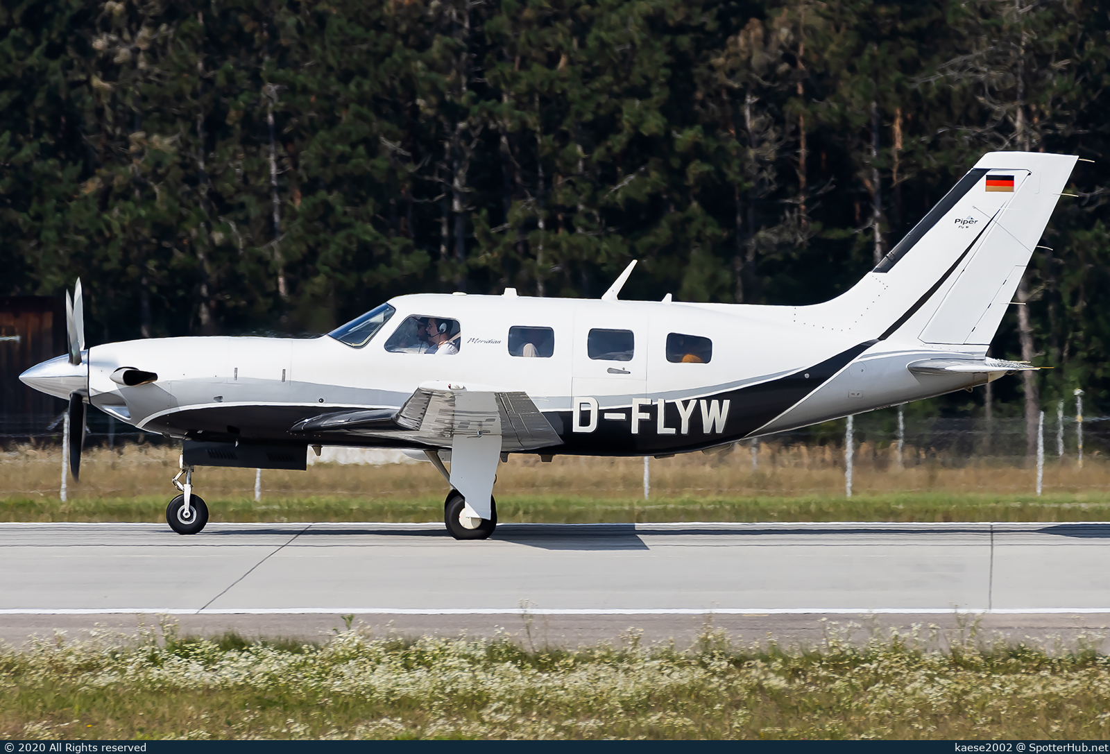Photo of D-FLYW - Piper PA-46-500TP Malibu Meridian operated by Franconia Air Service
