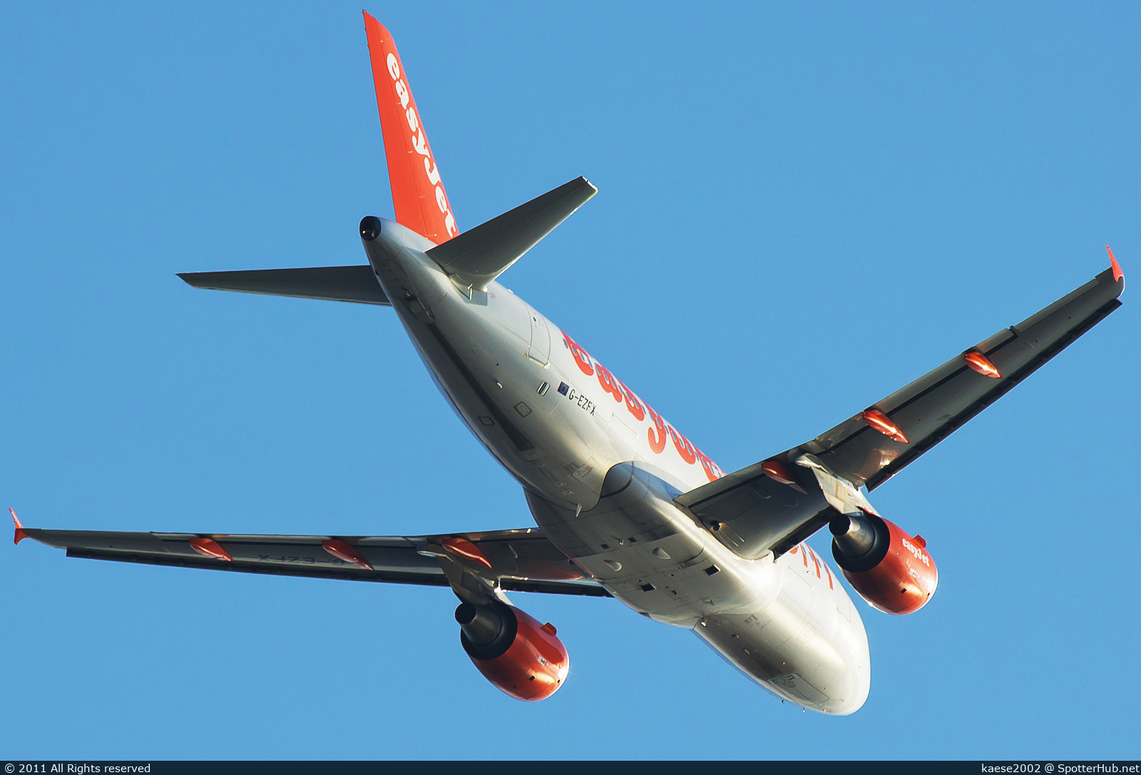 Photo of G-EZFX - Airbus A319-111 operated by easyJet