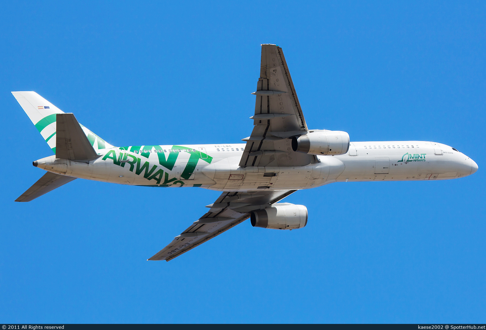 Photo of EC-LBC - Boeing 757-28A operated by Mint Airways