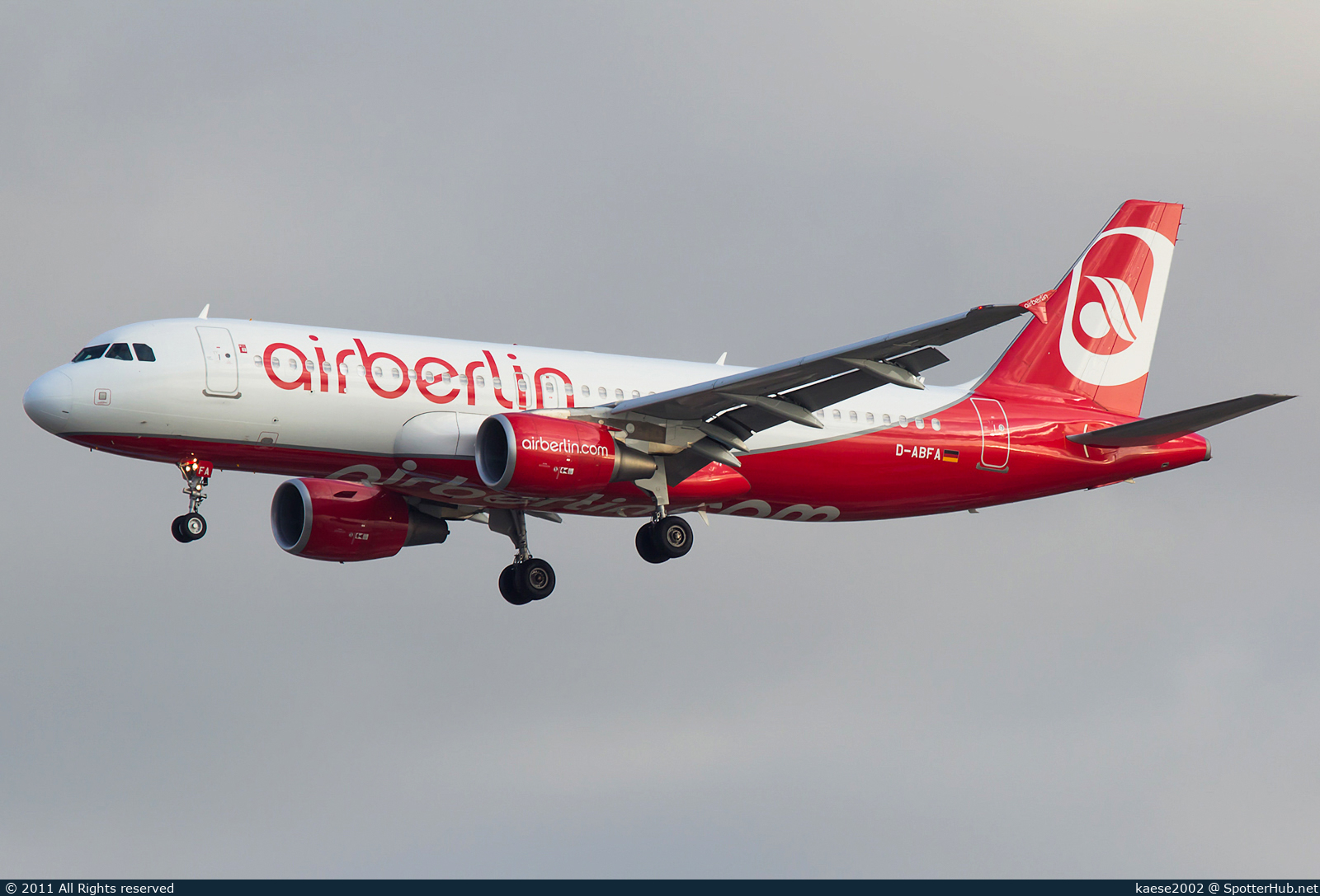 Photo of D-ABFA - Airbus A320-214 operated by Air Berlin