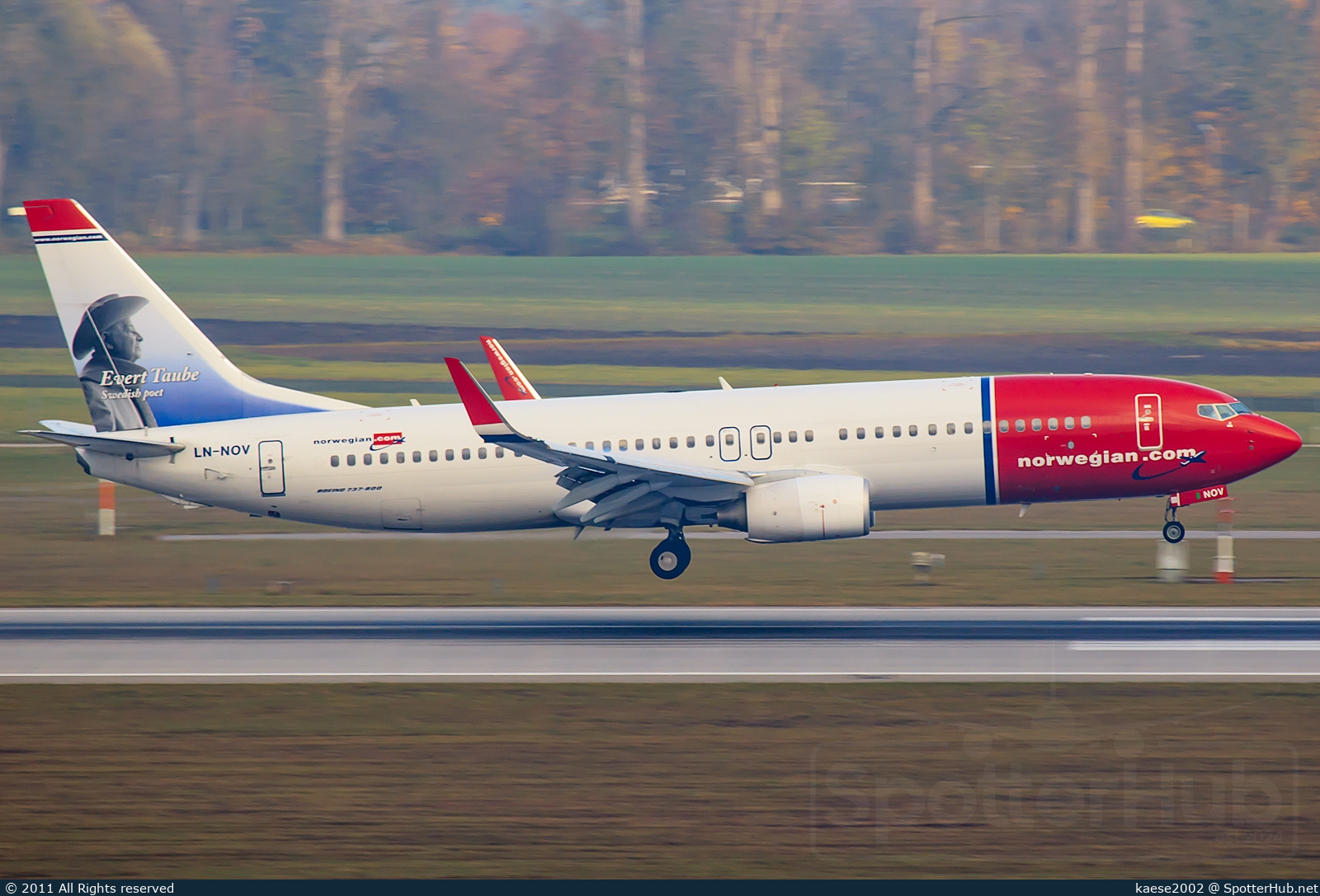 Photo of LN-NOV - Boeing 737-8FZ operated by Norwegian Air Shuttle
