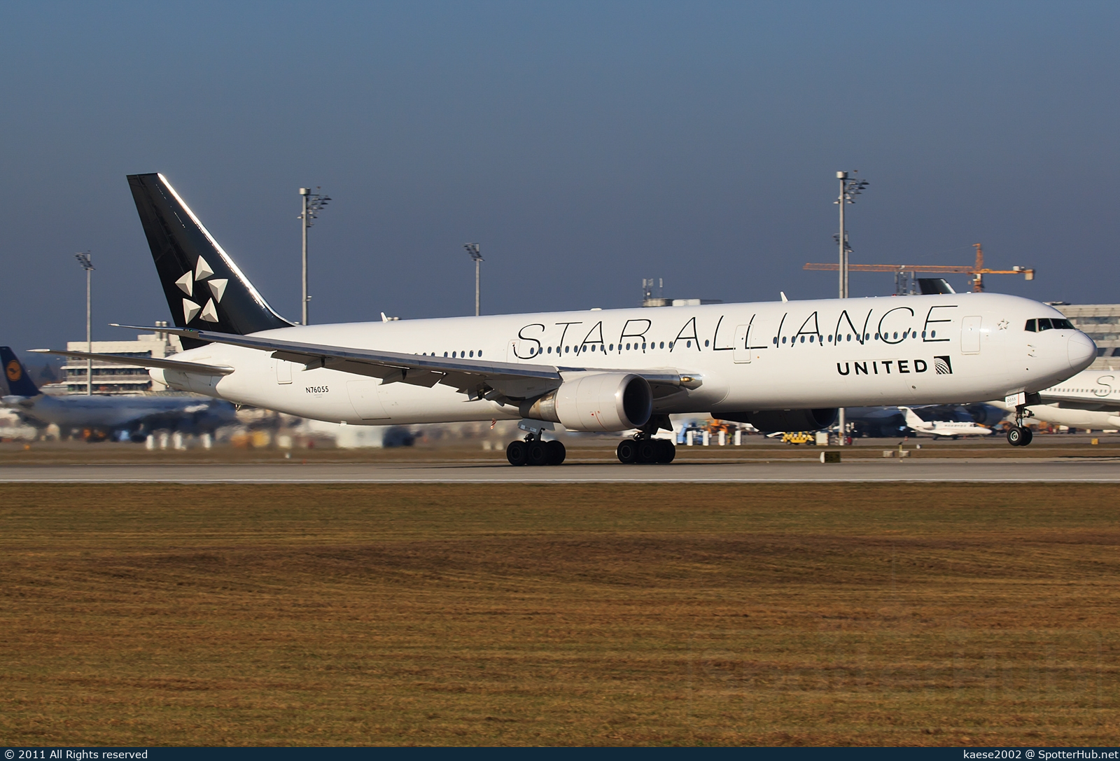 Photo of N76055 - Boeing 767-424(ER) operated by United Airlines