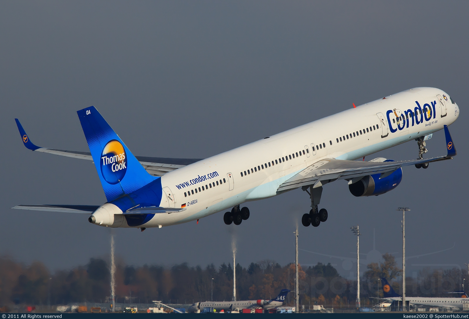 Photo of D-ABOA - Boeing 757-330 operated by Condor