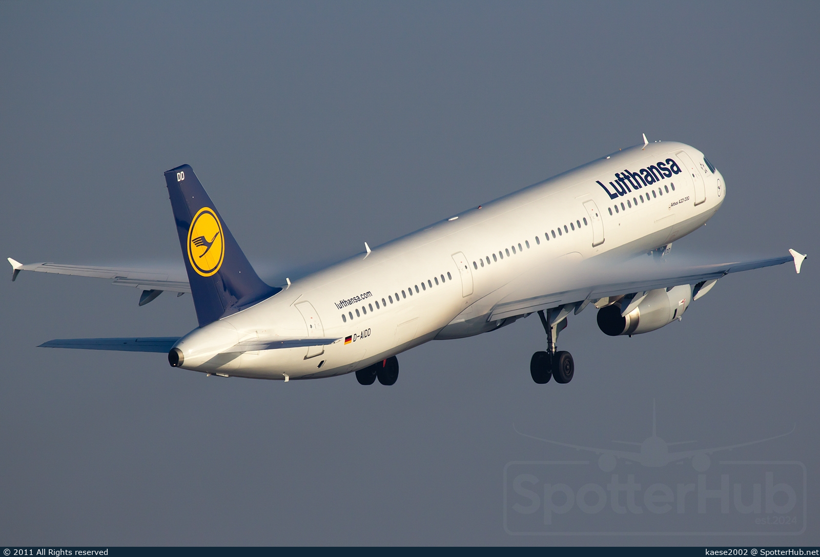 Photo of D-AIDD - Airbus A321-231 operated by Lufthansa