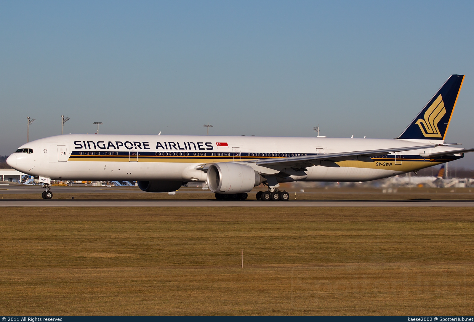 Photo of 9V-SWN - Boeing 777-312(ER) operated by Singapore Airlines