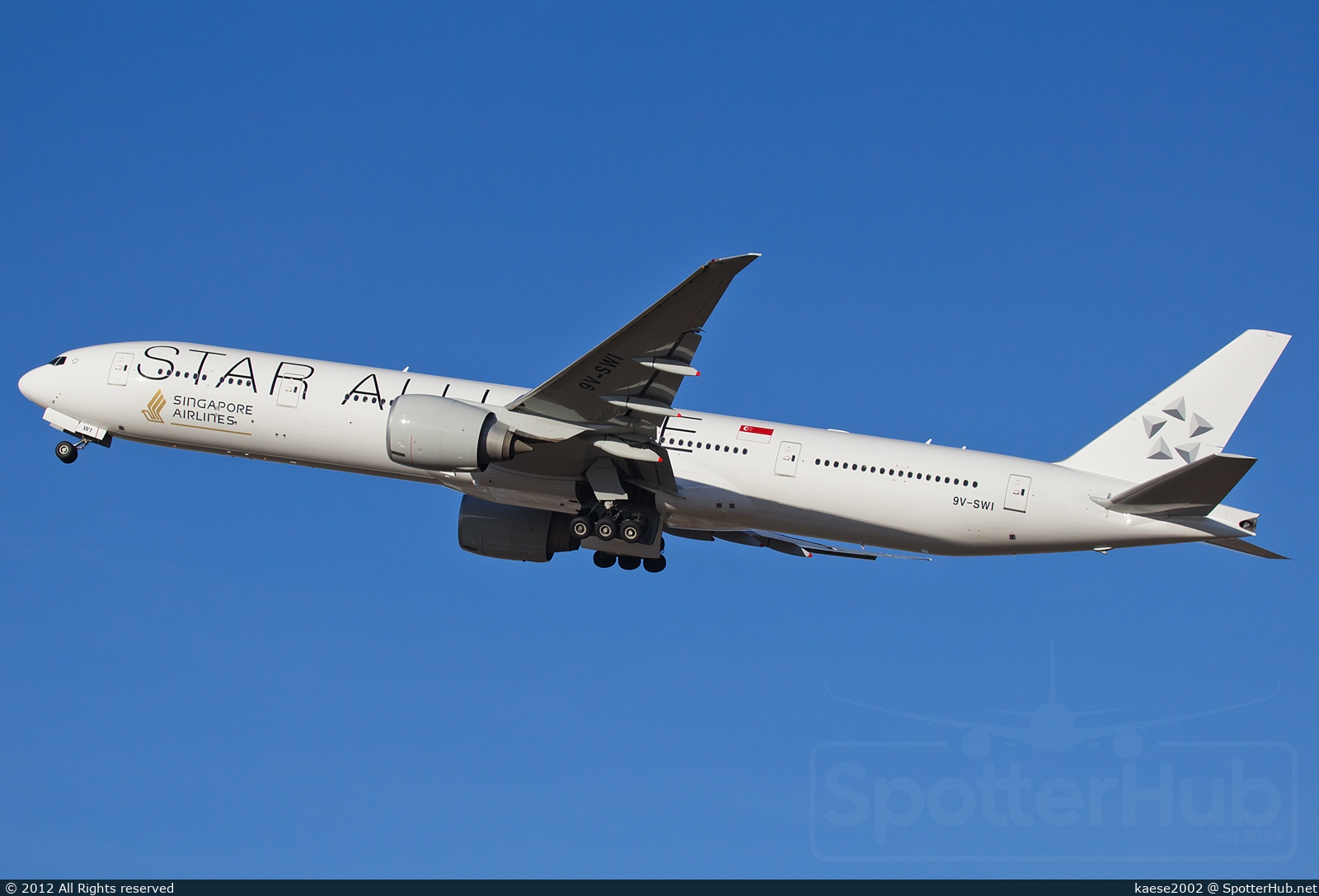 Photo of 9V-SWI - Boeing 777-312(ER) operated by Singapore Airlines