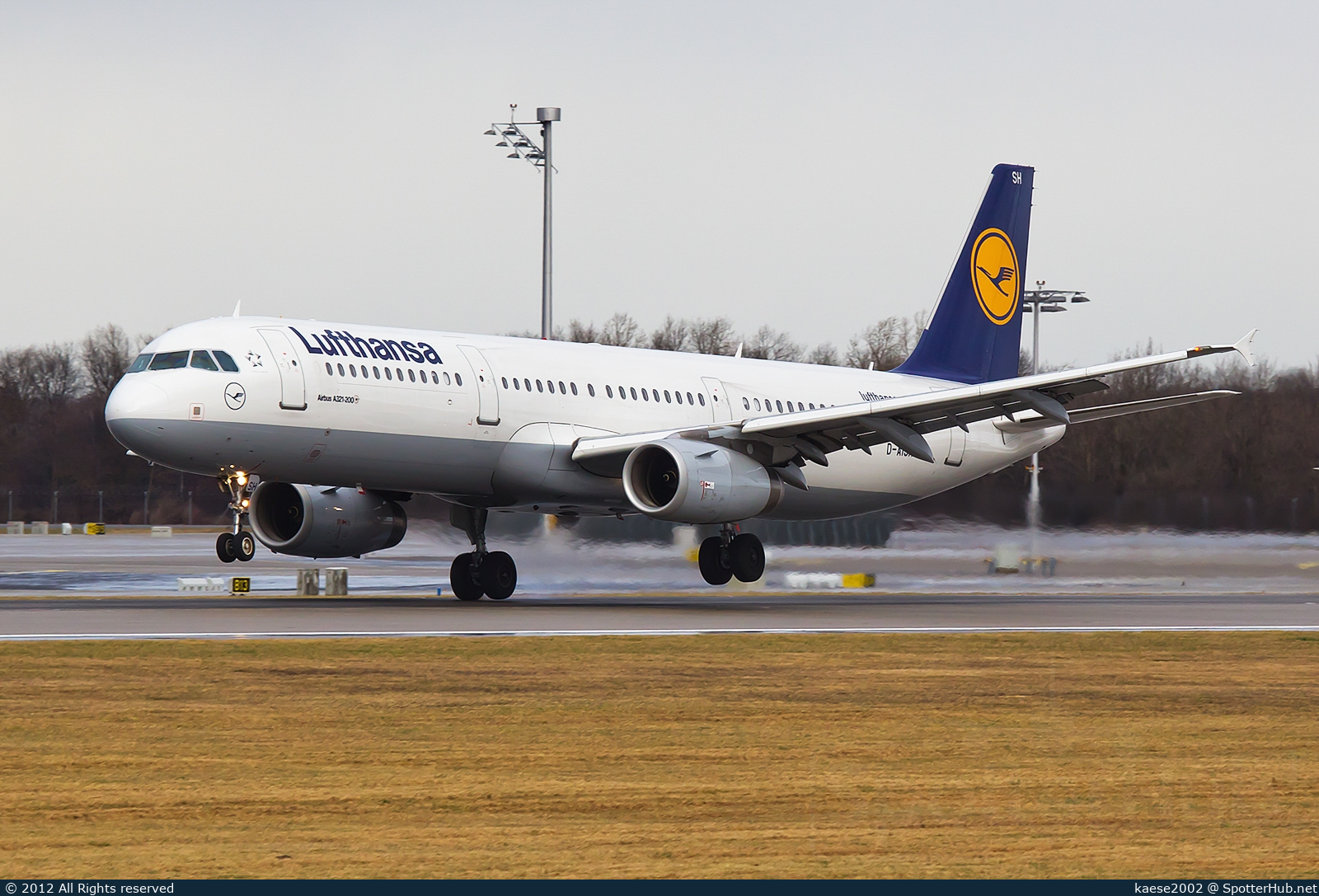 Photo of D-AISH - Airbus A321-231 operated by Lufthansa