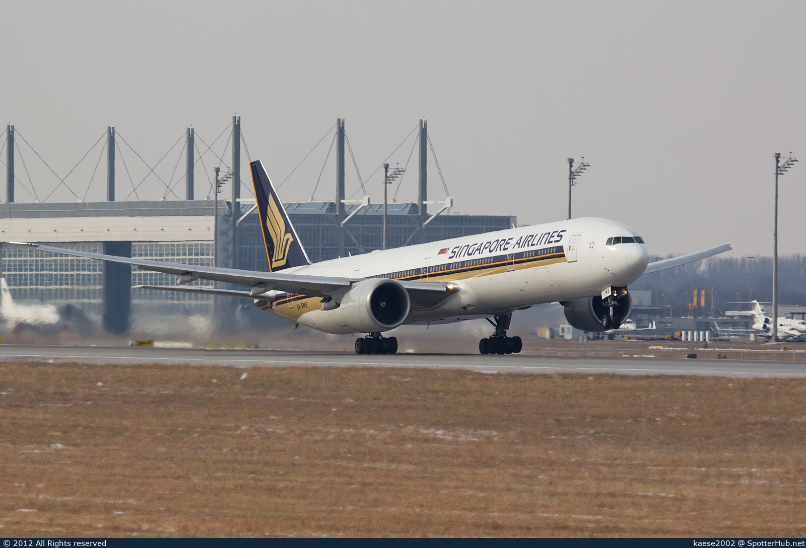 Photo of 9V-SWE - Boeing 777-312(ER) operated by Singapore Airlines
