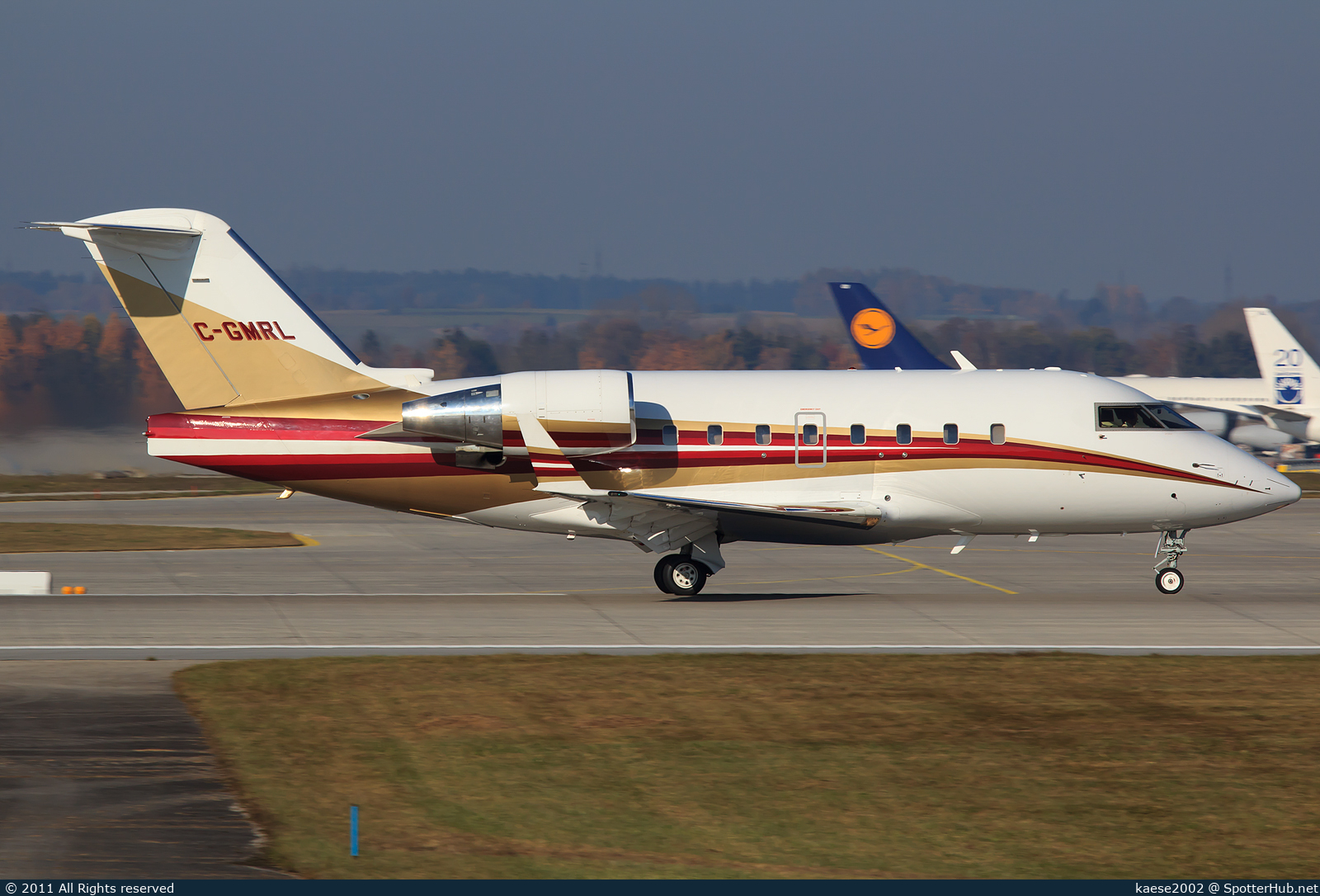 Photo of C-GMRL - Bombardier Challenger 604 operated by Execaire