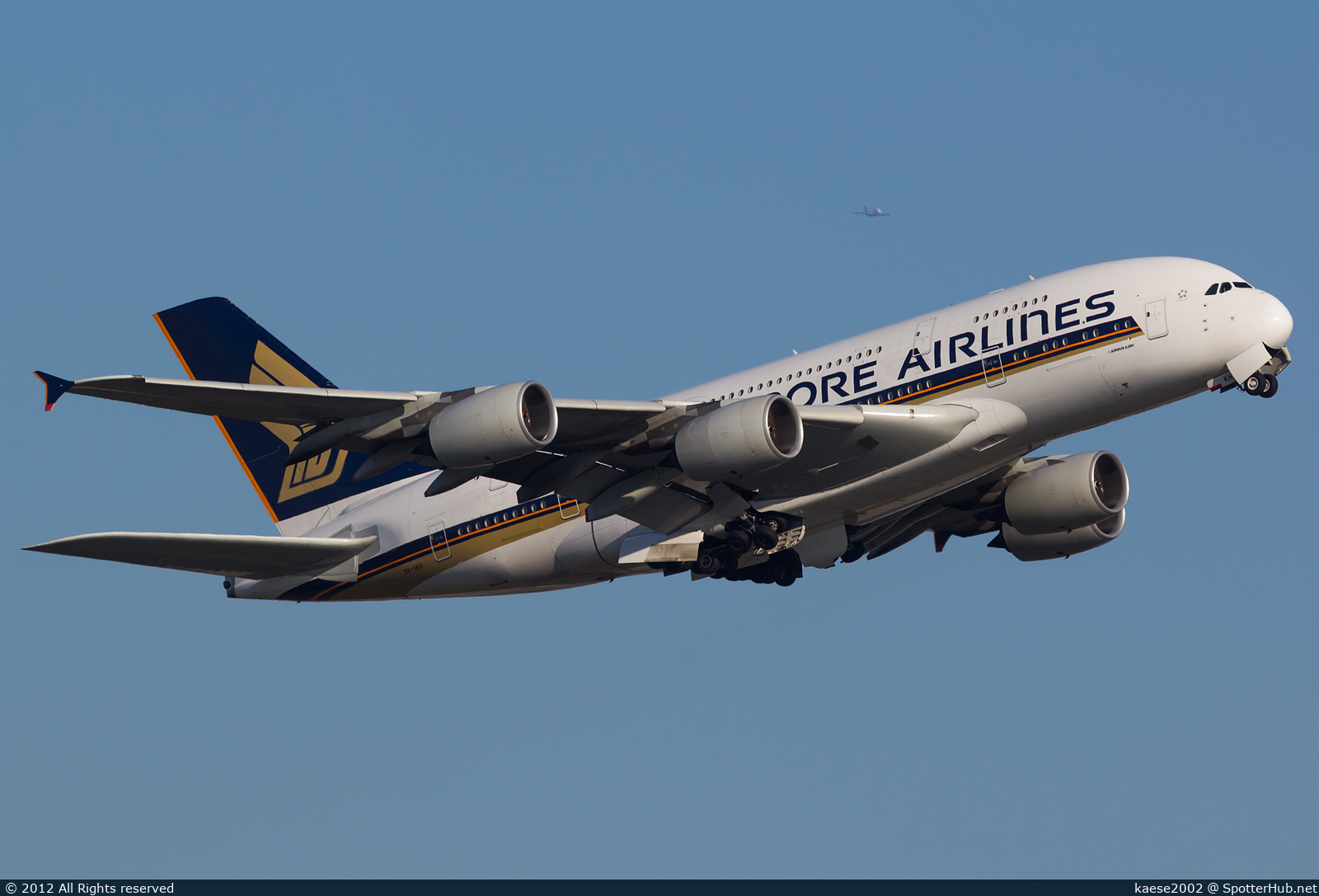 Photo of 9V-SKH - Airbus A380-841 operated by Singapore Airlines