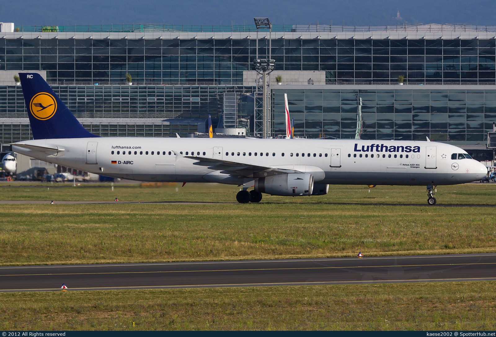 Photo of D-AIRC - Airbus A321-131 operated by Lufthansa