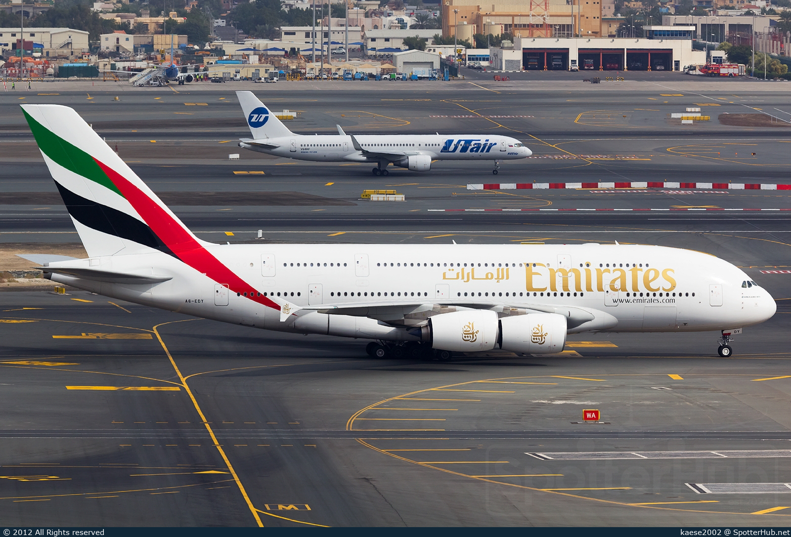 Photo of A6-EDY - Airbus A380-861 operated by Emirates