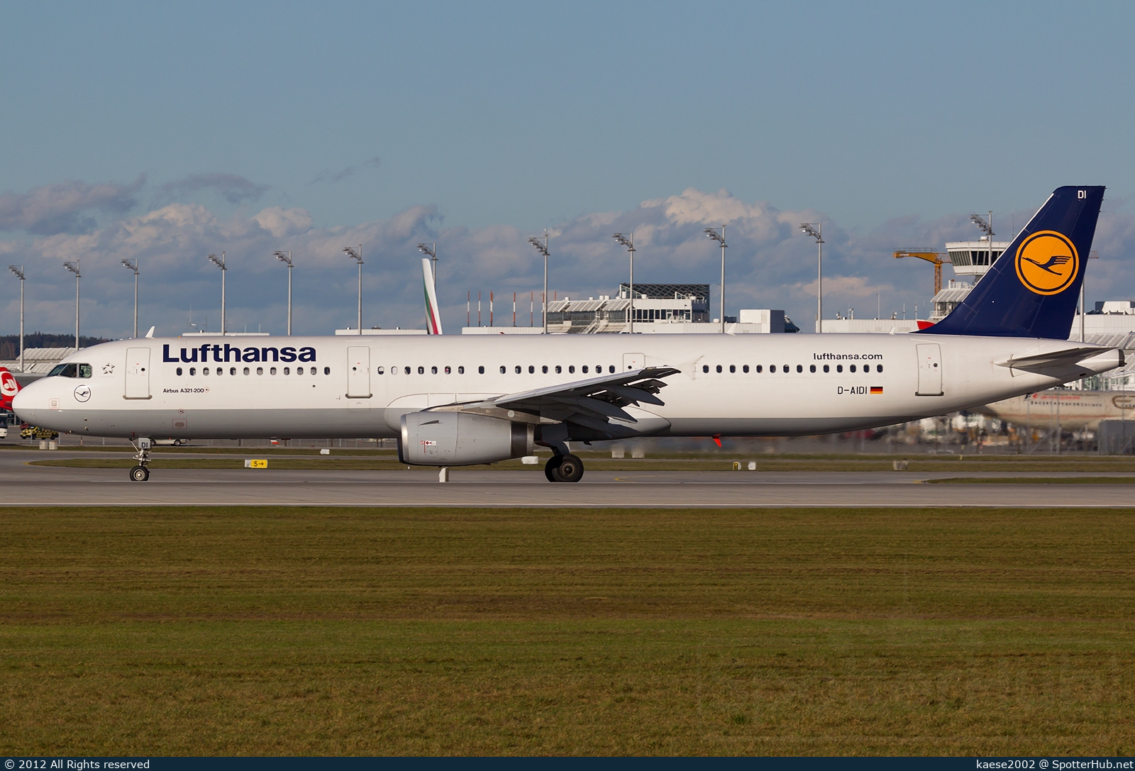 Photo of D-AIDI - Airbus A321-231 operated by Lufthansa