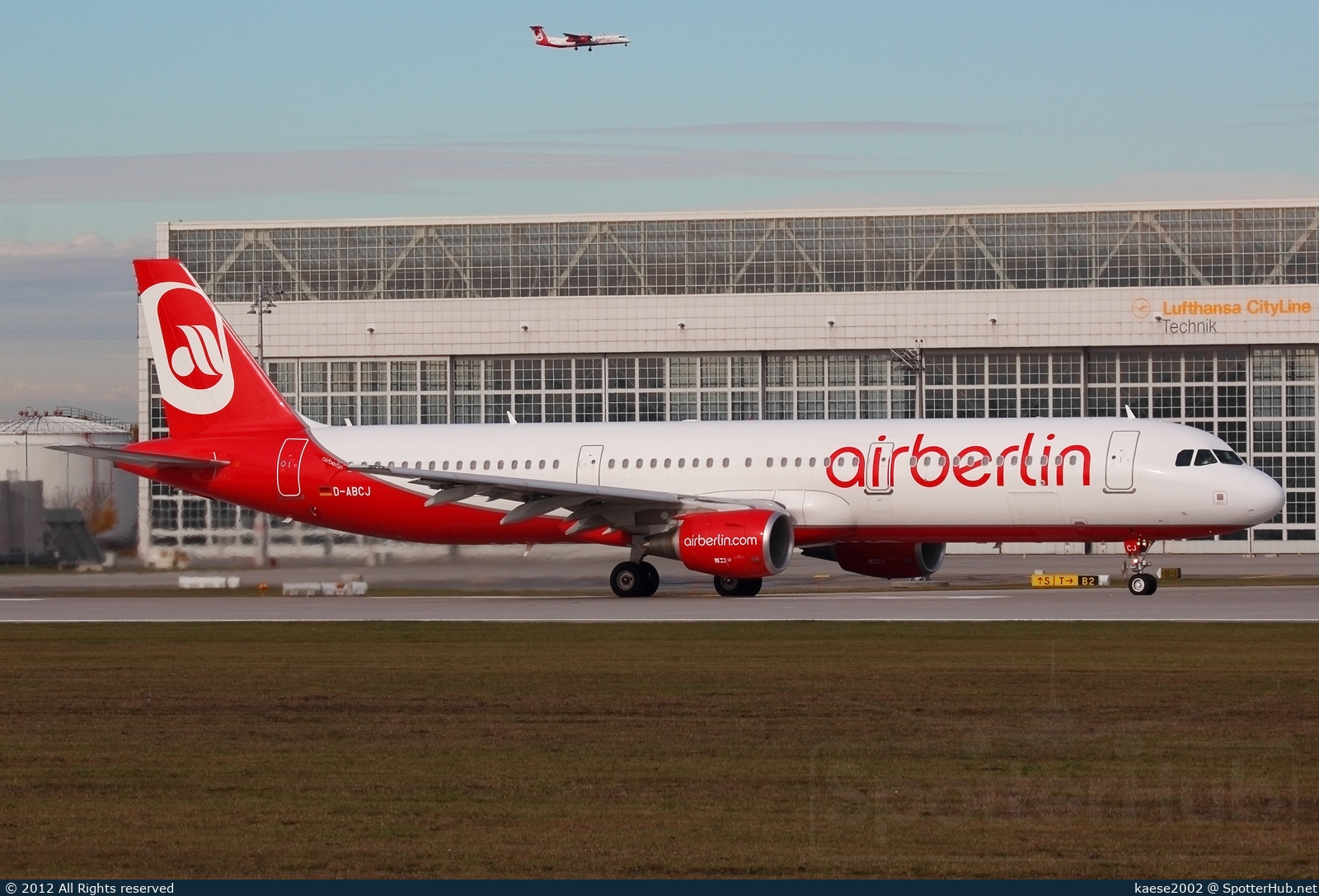 Photo of D-ABCJ - Airbus A321-211 operated by Air Berlin