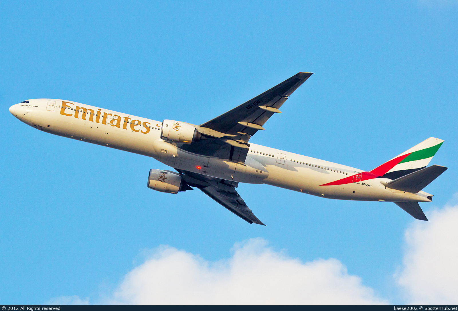 Photo of A6-EMU - Boeing 777-31H operated by Emirates