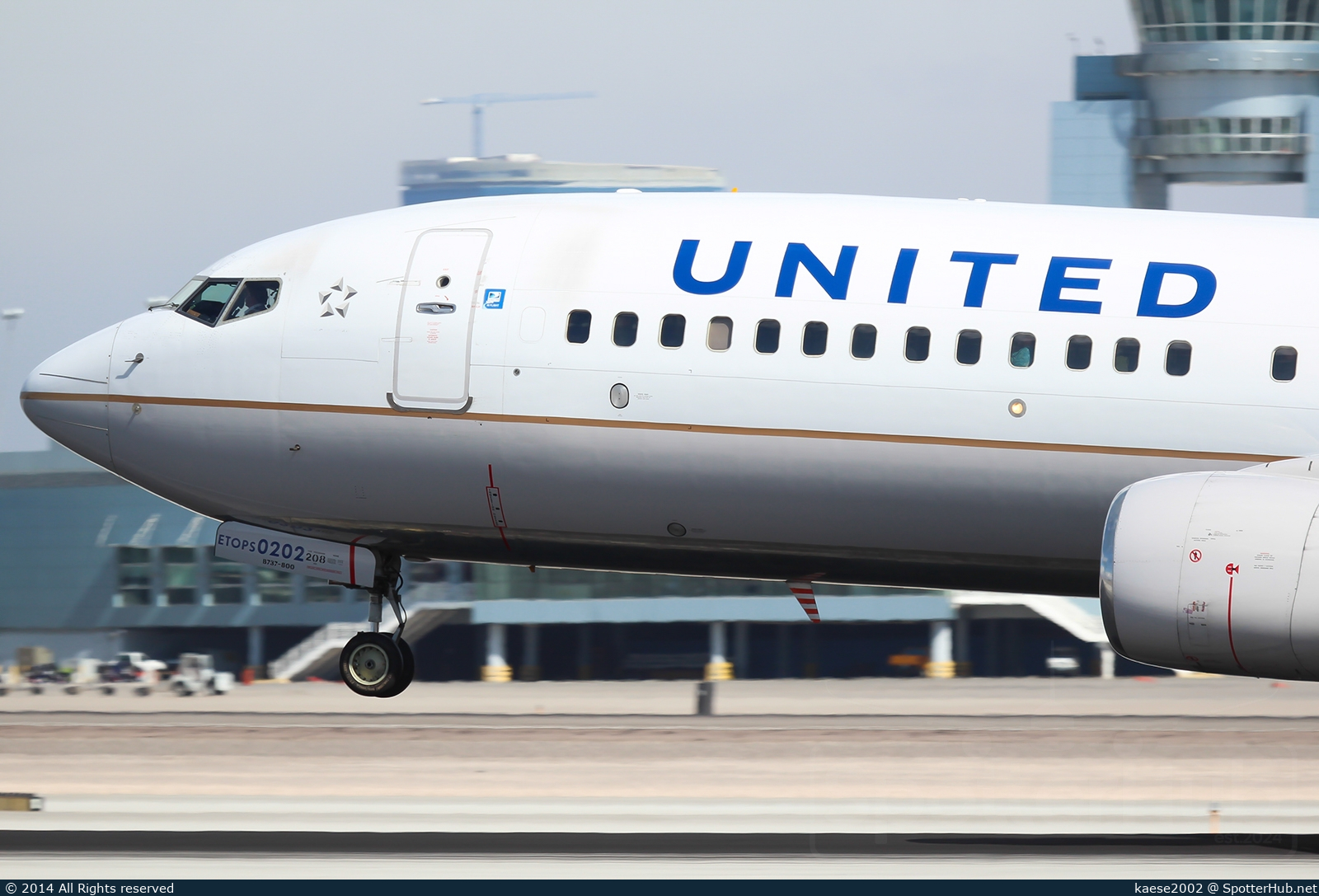 Photo of N24202 - Boeing 737-824 operated by United Airlines