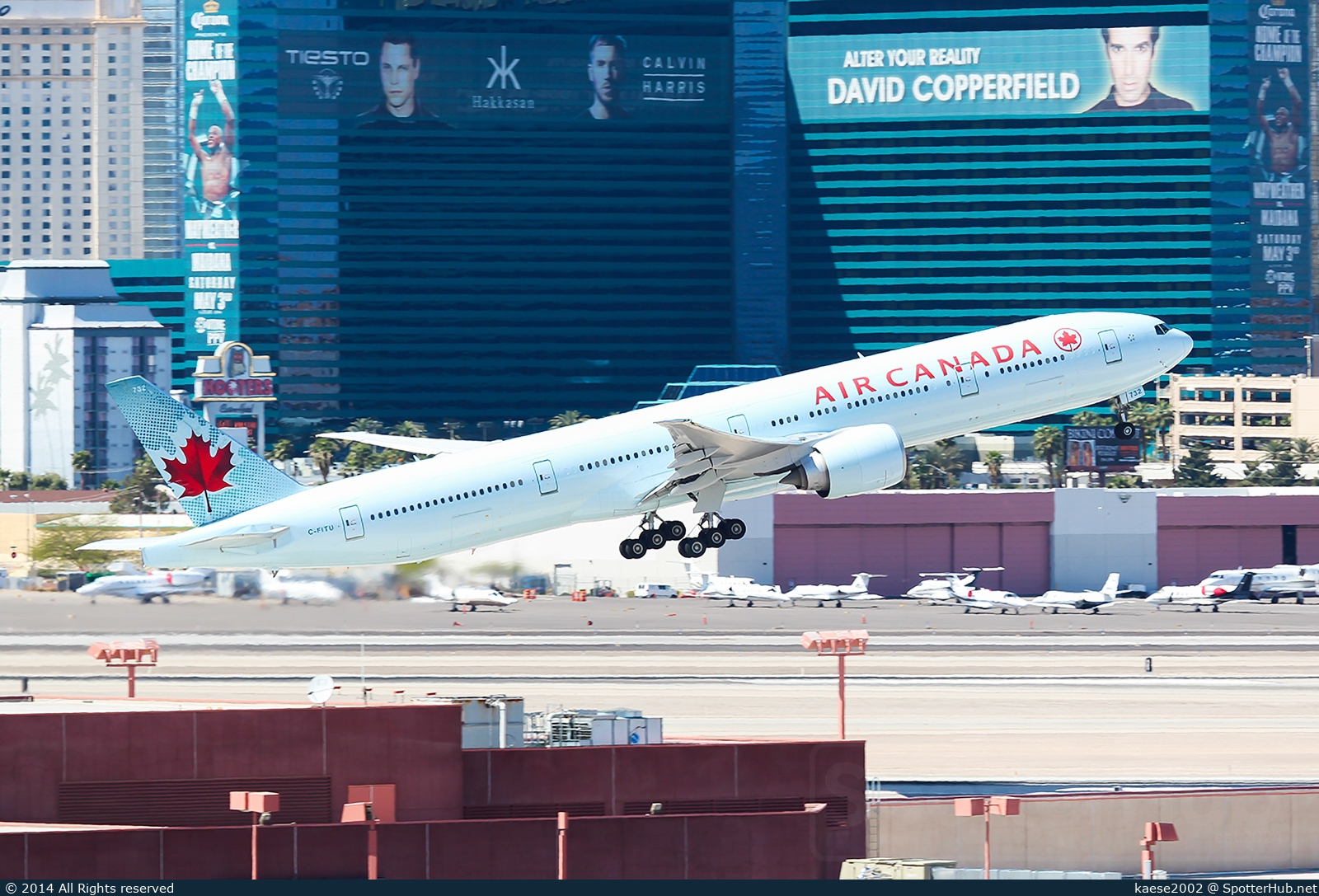 Photo of C-FITU - Boeing 777-333(ER) operated by Air Canada
