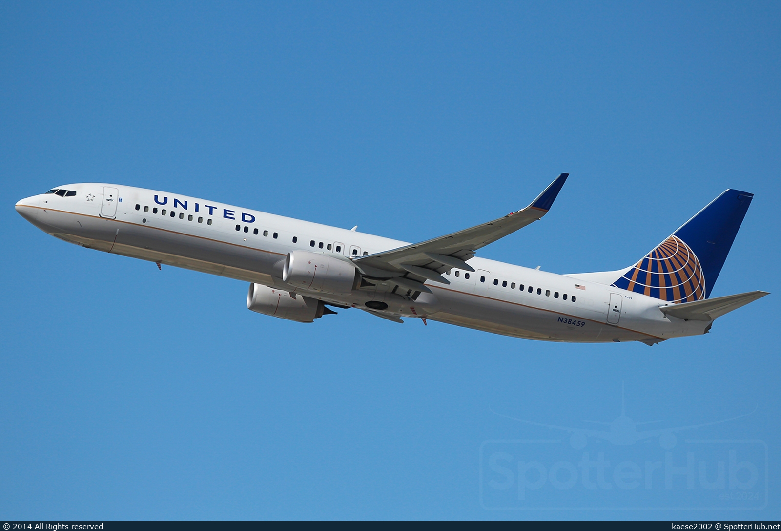Photo of N38459 - Boeing 737-924(ER) operated by United Airlines