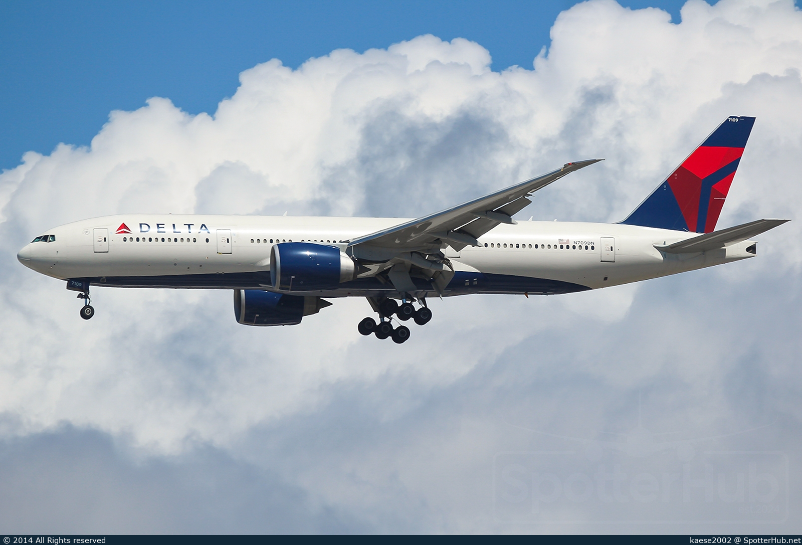 Photo of N709DN - Boeing 777-232(LR) operated by Delta Air Lines