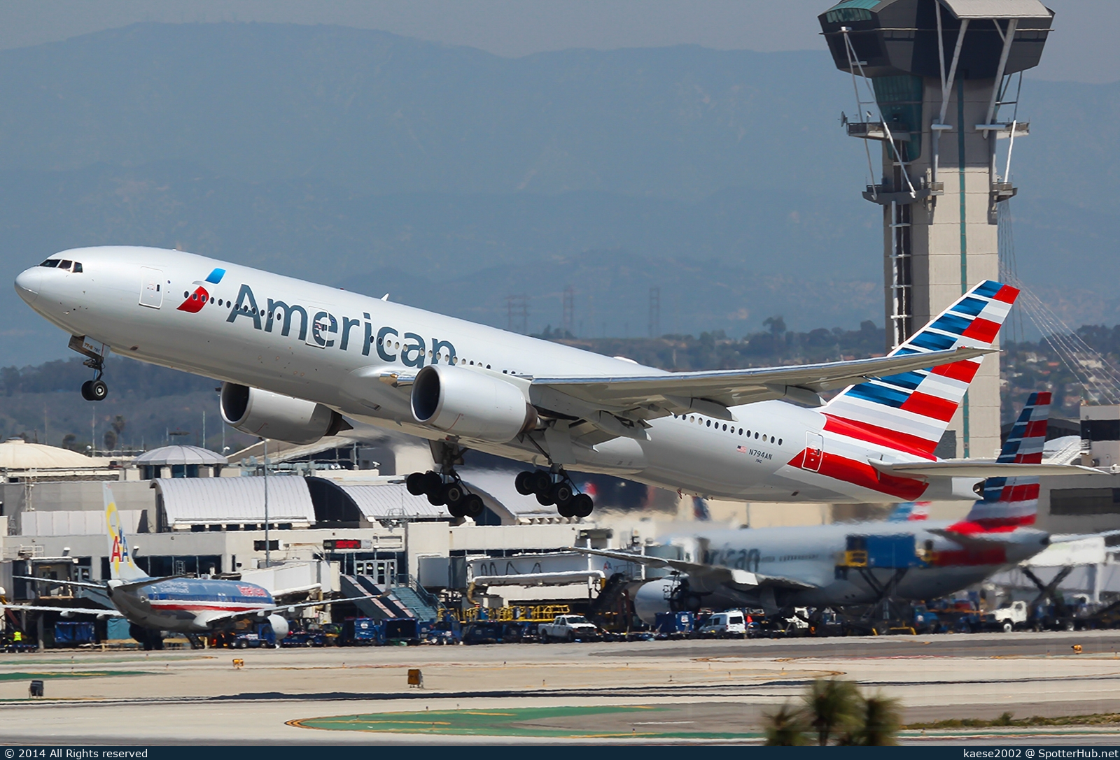 Photo of N794AN - Boeing 777-223(ER) operated by American Airlines