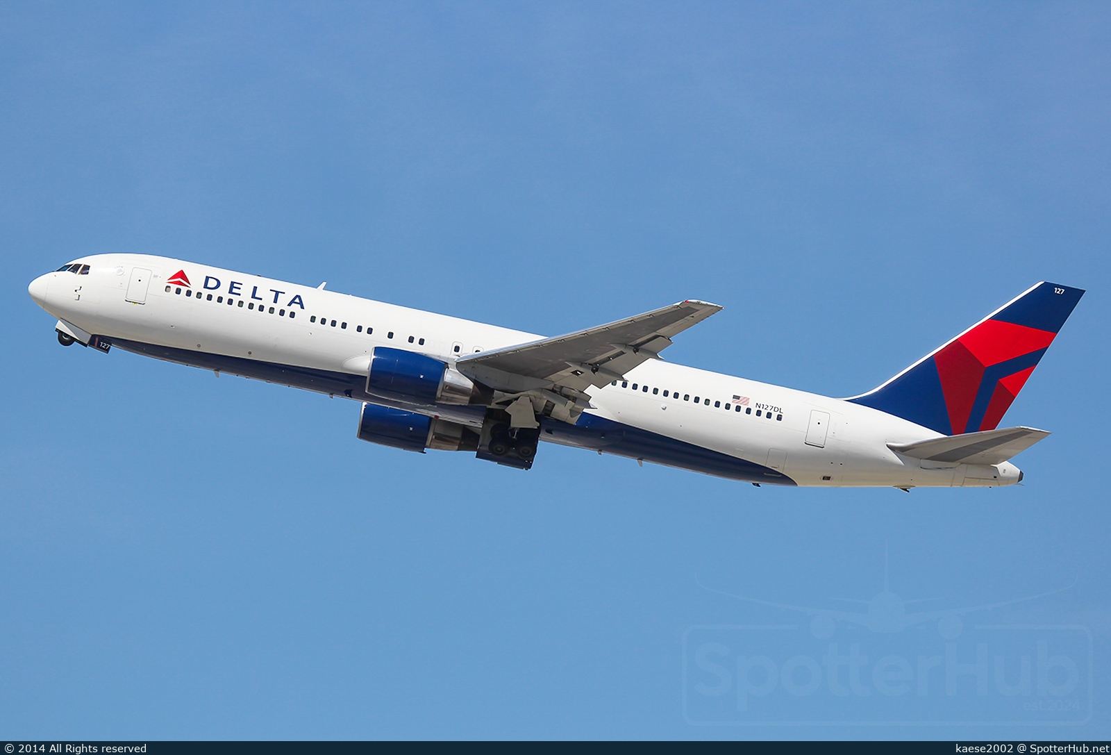 Photo of N127DL - Boeing 767-332 operated by Delta Air Lines