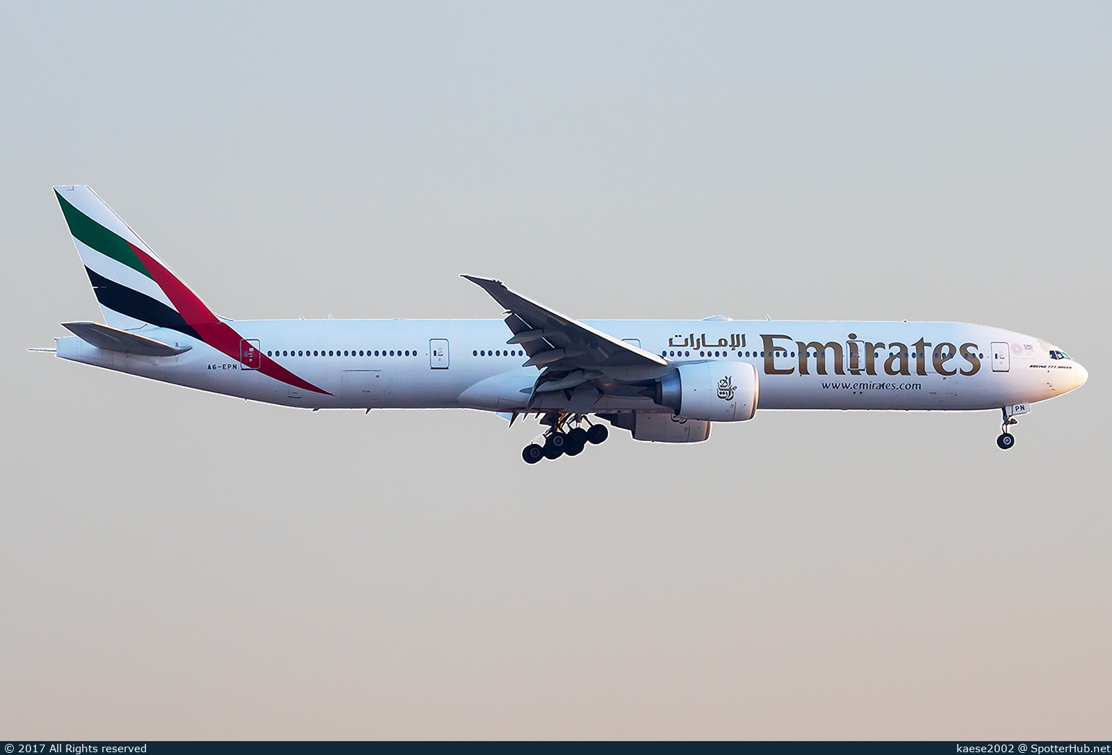 Photo of A6-EPN - Boeing 777-31H(ER) operated by Emirates