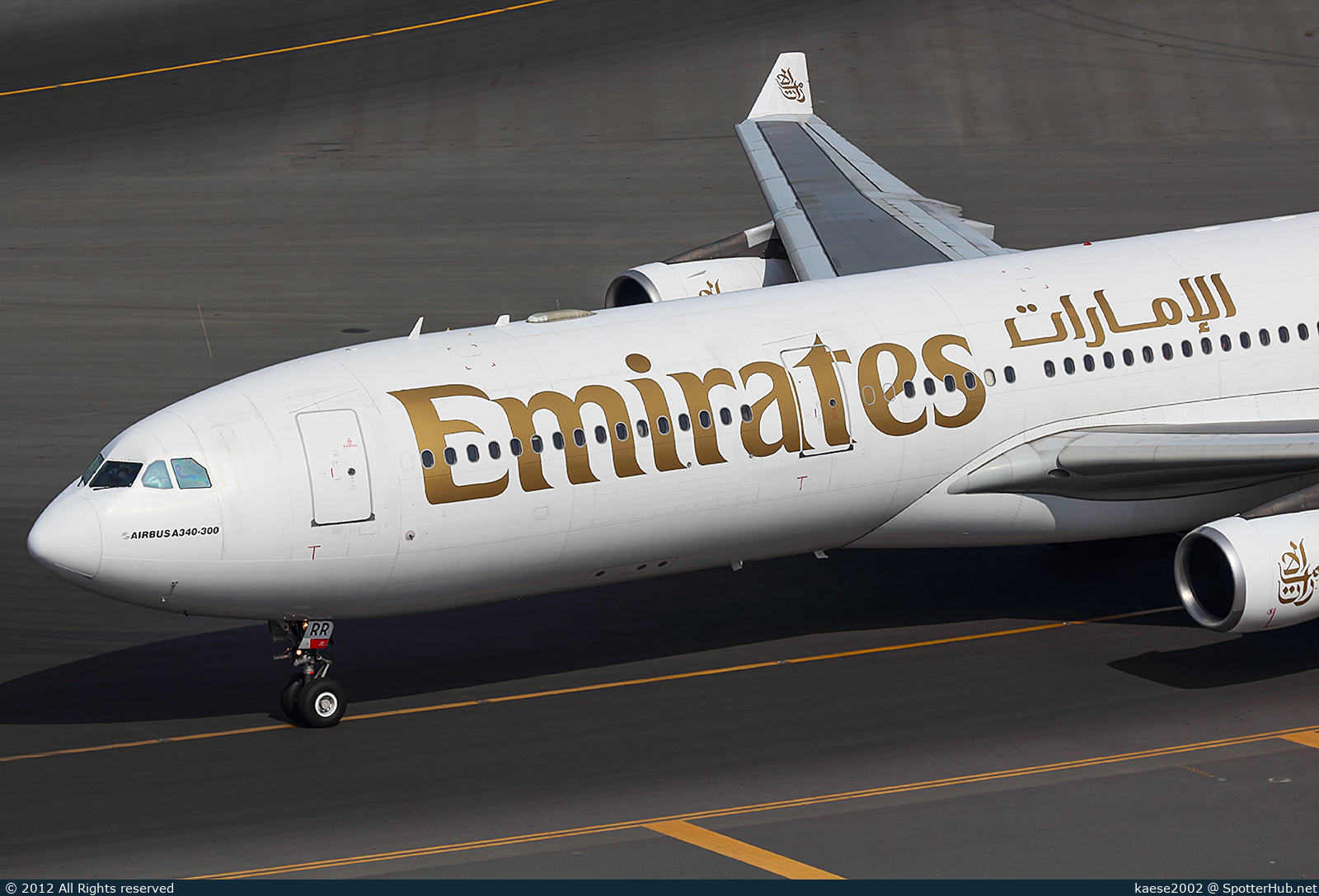 Photo of A6-ERR - Airbus A340-313 operated by Emirates
