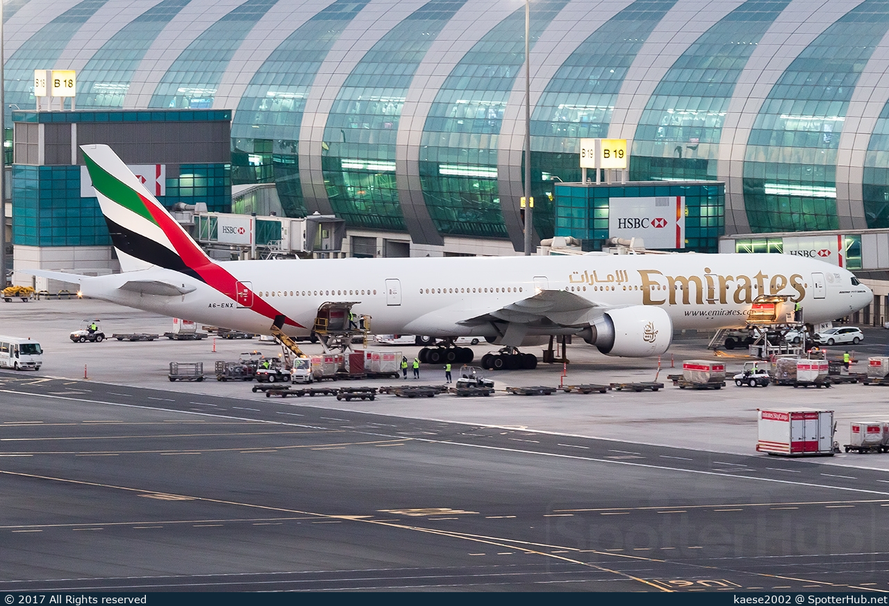 Photo of A6-ENX - Boeing 777-31H(ER) operated by Emirates