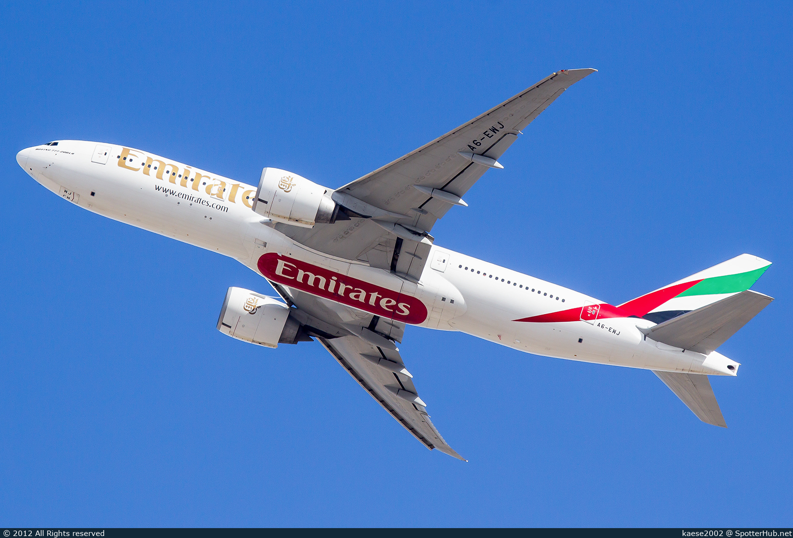 Photo of A6-EWJ - Boeing 777-21H(LR) operated by Emirates
