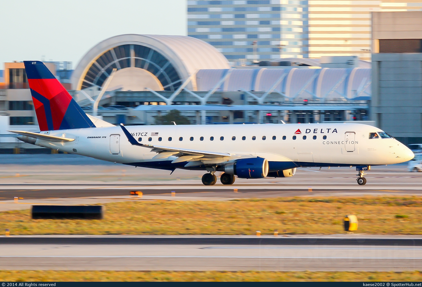 Photo of N617CZ - Embraer ERJ-175LR operated by Delta Connection (opb Compass Airlines)