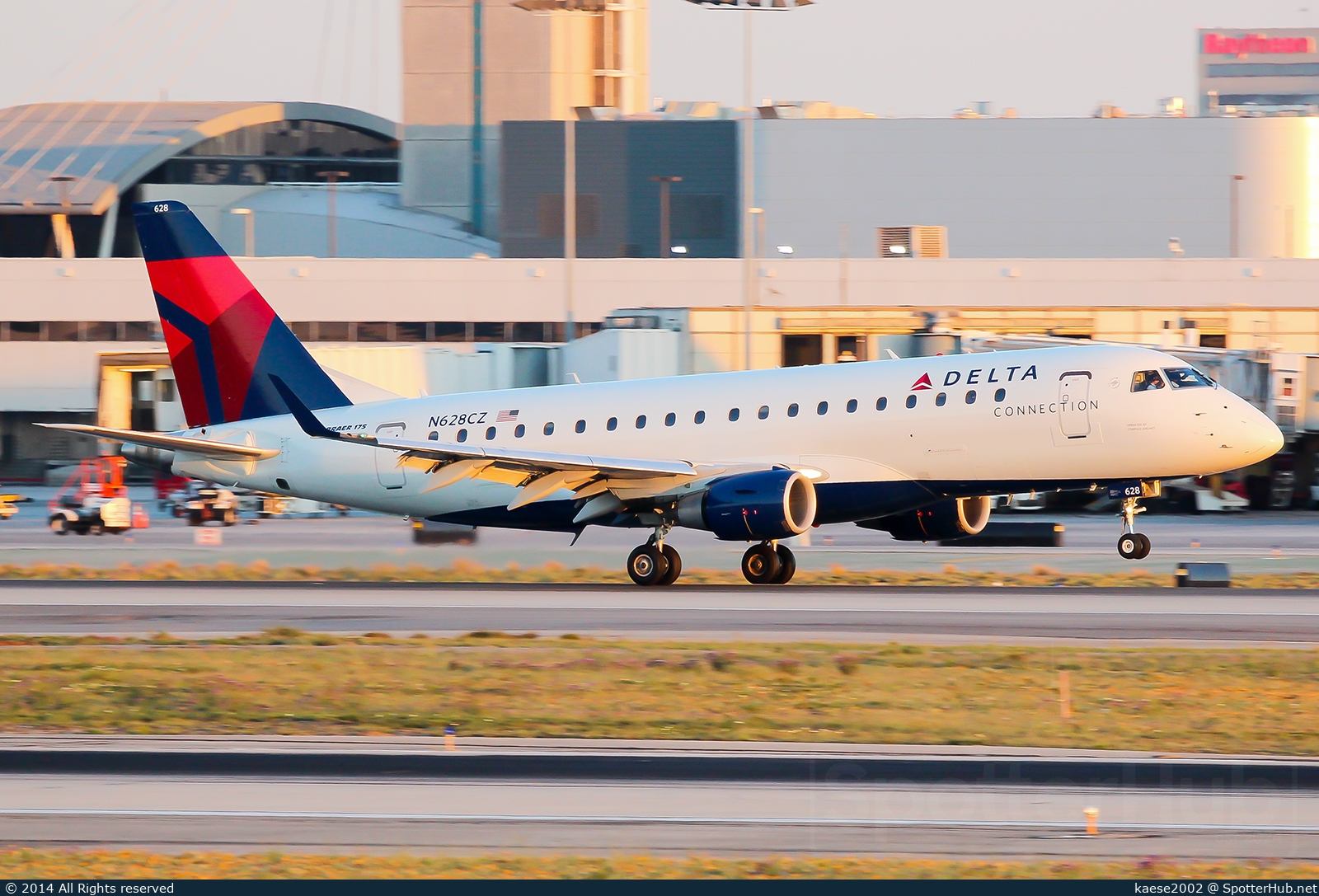 Photo of N628CZ - Embraer ERJ-175LR operated by Delta Connection (opb Compass Airlines)