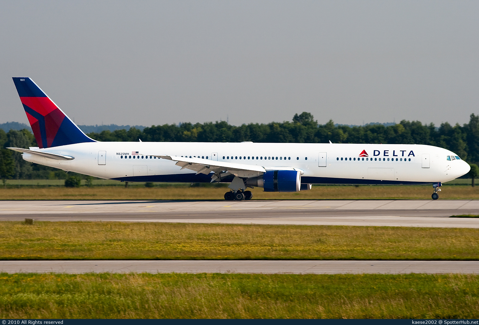 Photo of N828MH - Boeing 767-432(ER) operated by Delta Air Lines