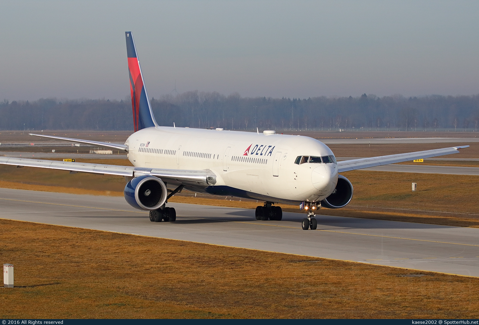 Photo of N831MH - Boeing 767-432(ER) operated by Delta Air Lines