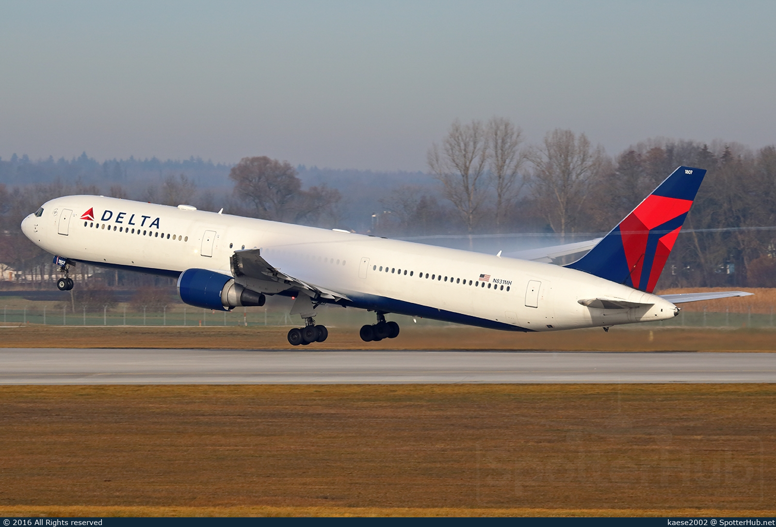 Photo of N831MH - Boeing 767-432(ER) operated by Delta Air Lines