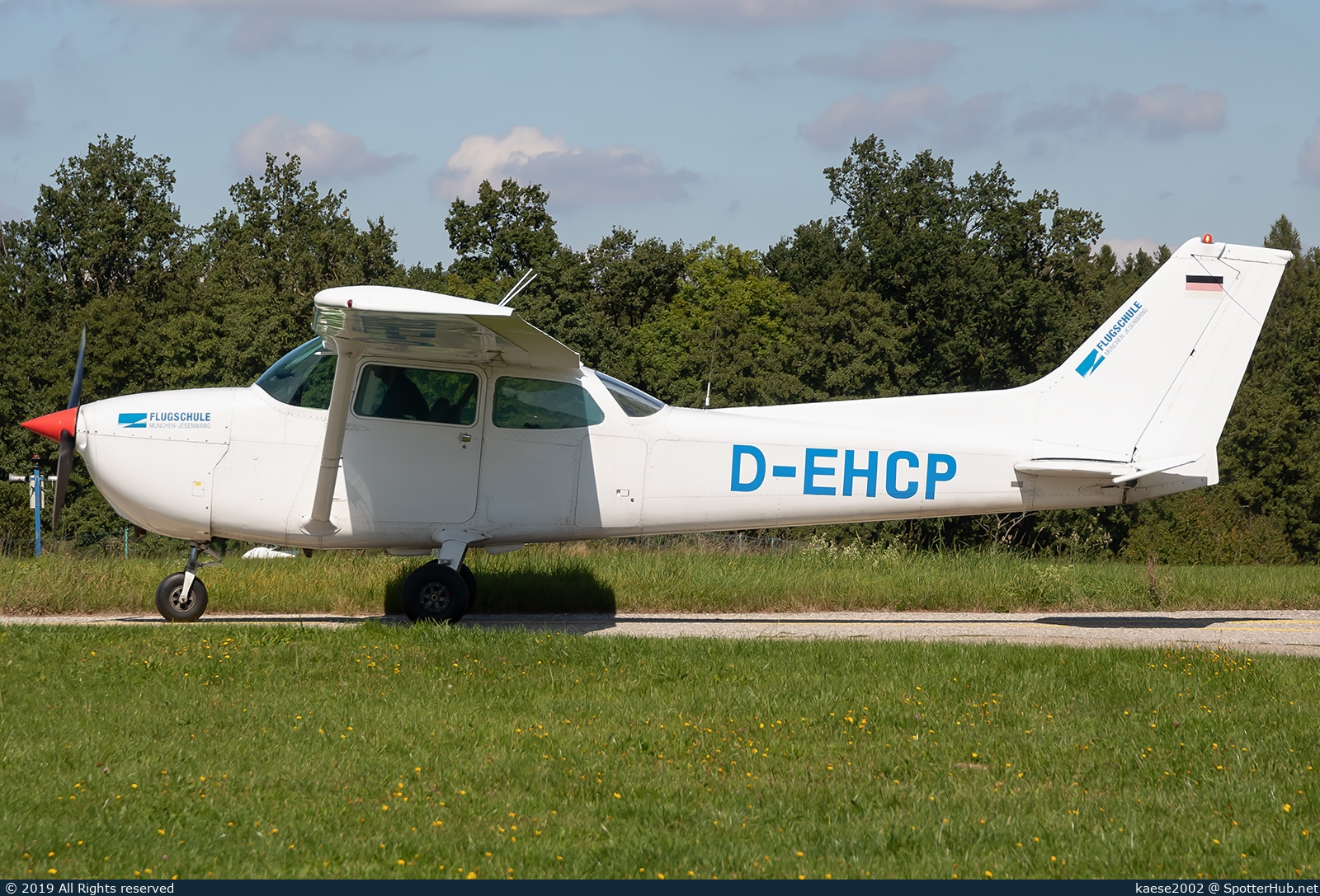 Photo of D-EHCP - Reims-Cessna F172N Skyhawk II operated by Air Munich Aviation