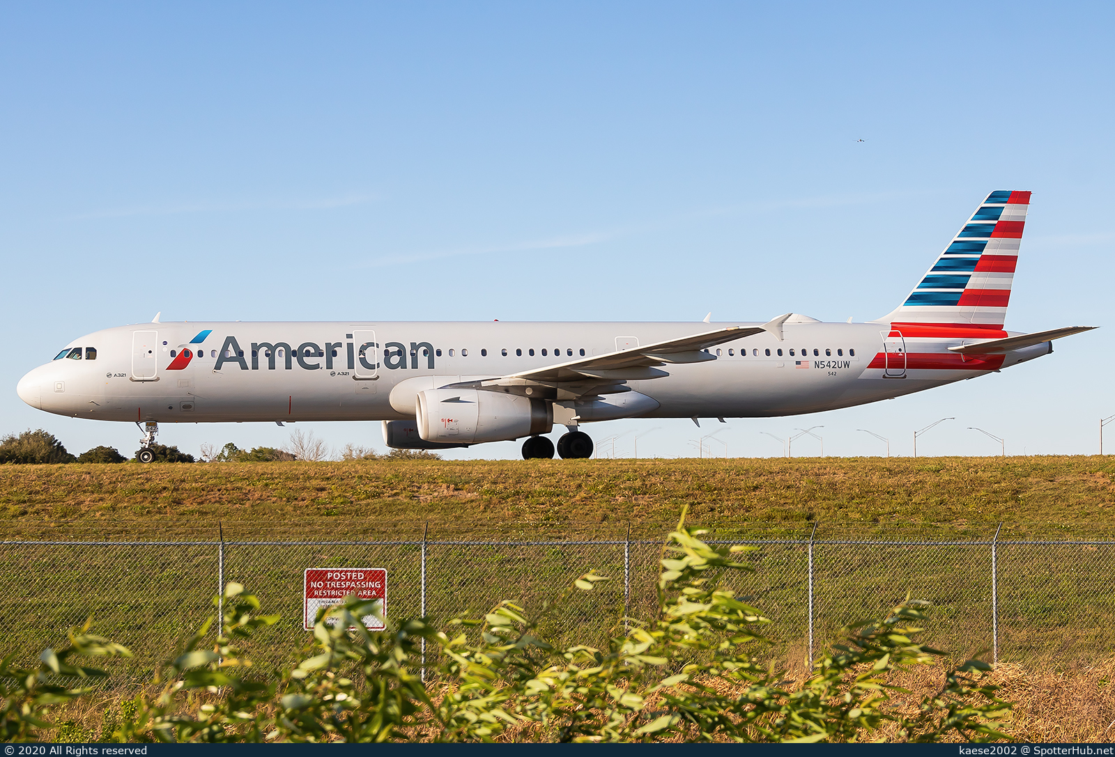 Photo of N542UW - Airbus A321-231 operated by American Airlines