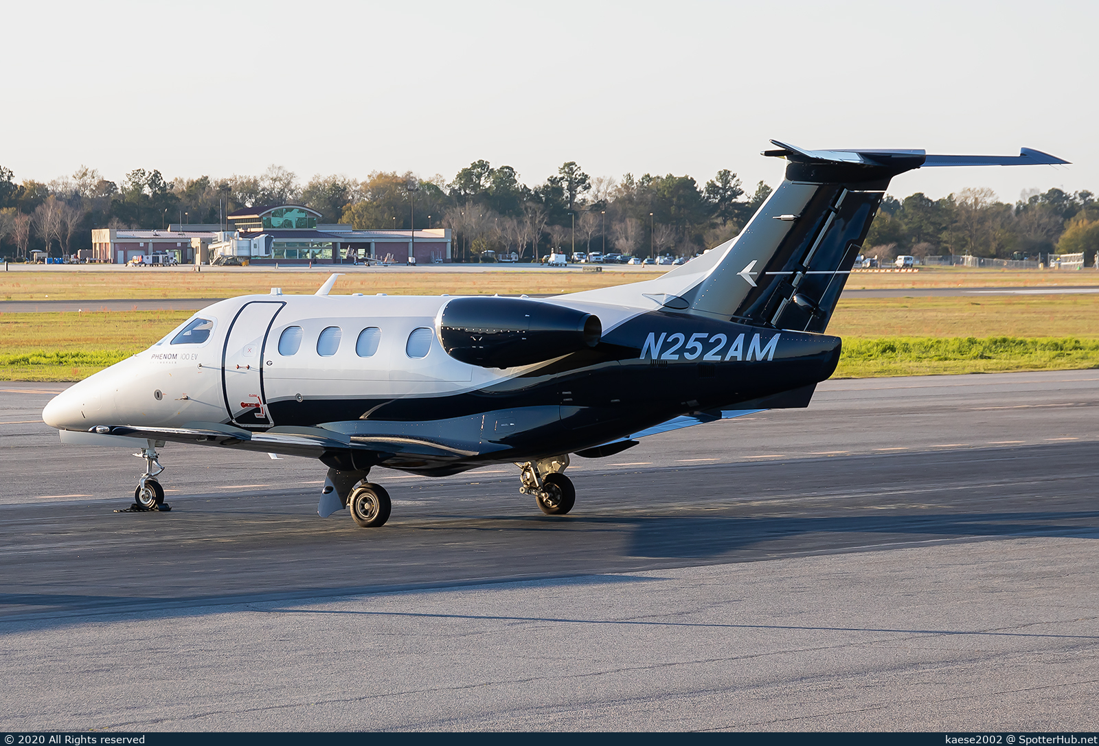 Photo of N252AM - Embraer Phenom 100EV operated by Air Castle