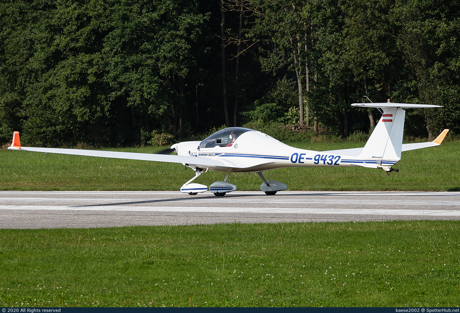 Photo of OE-9432 - Diamond HK36TTC Super Dimona operated by Sportfliegerclub Ried
