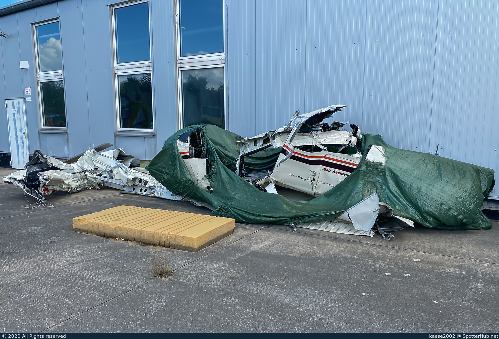 Photo of D-EYST - Cessna 182C Skylane operated by Private