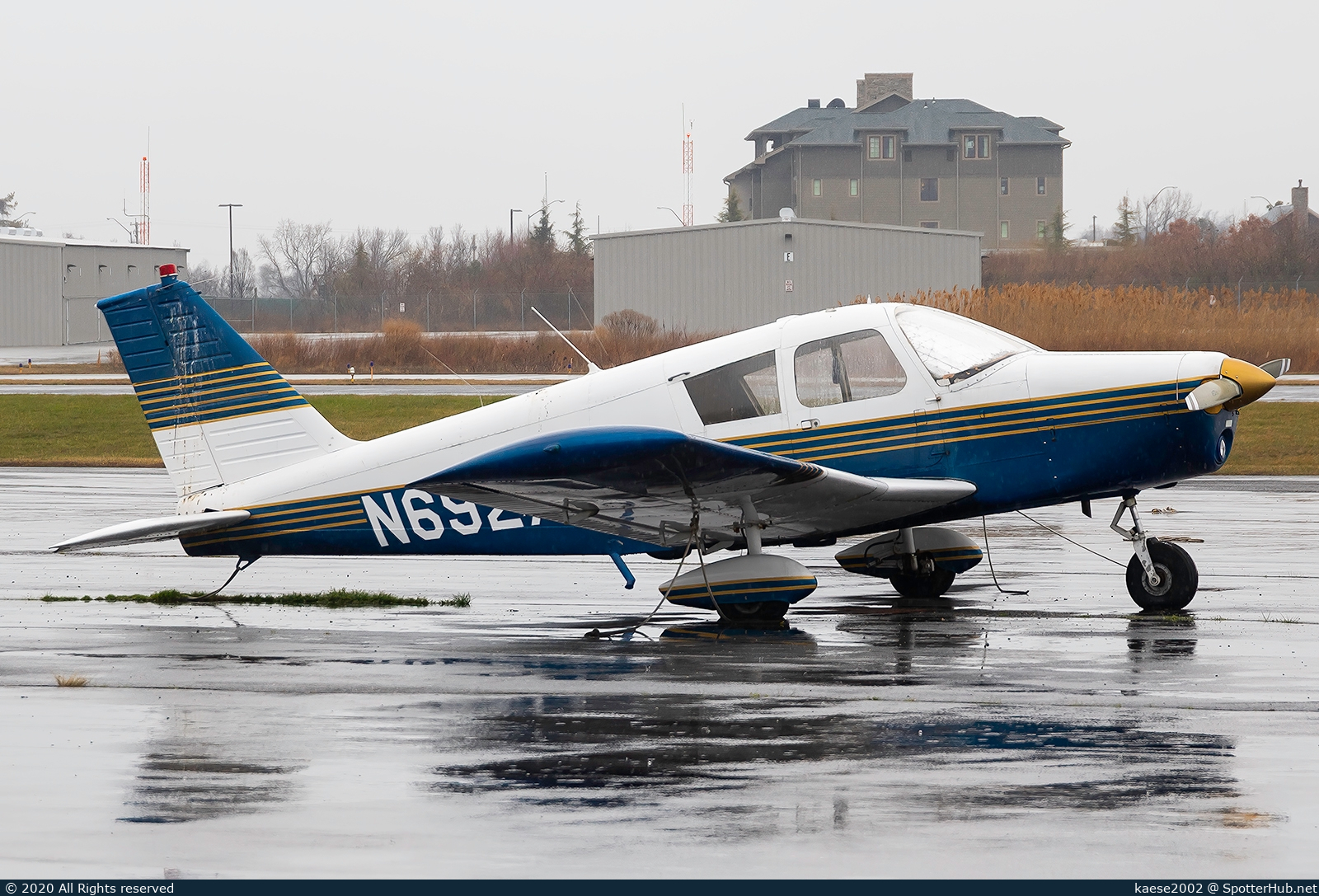Photo of N6927W - Piper PA-28-140 Cherokee operated by Private
