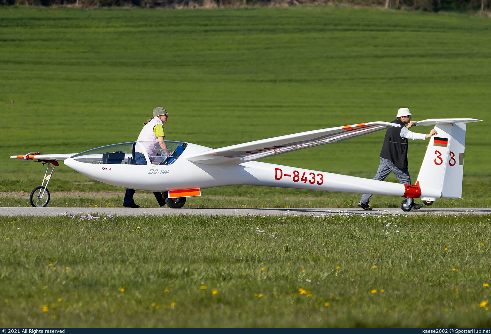 Photo of D-8433 - DG Flugzeugbau DG-100G operated by Private