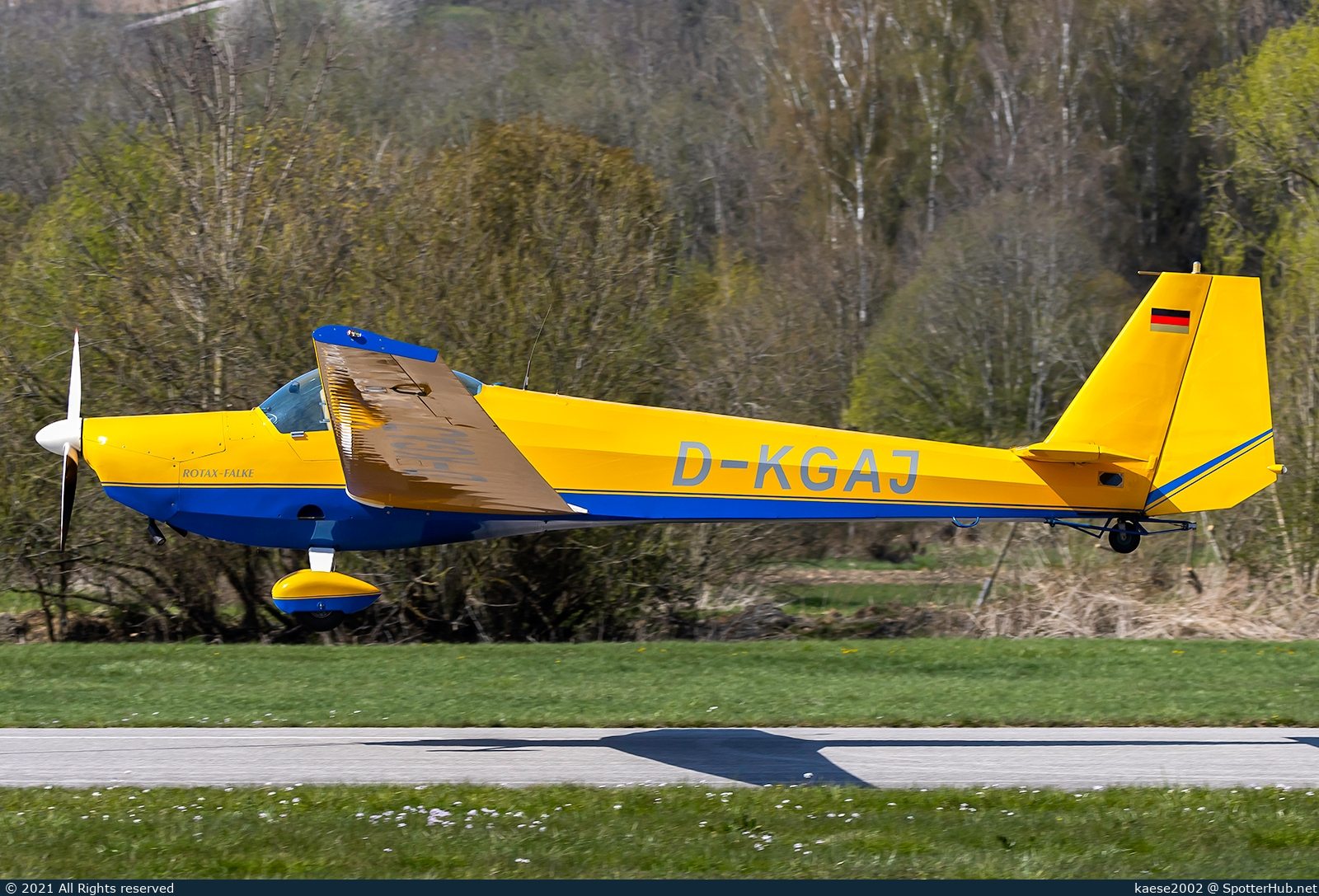 Photo of D-KGAJ - Scheibe SF 25C Rotax-Falke operated by Ikarus Luftsportclub Schleißheim