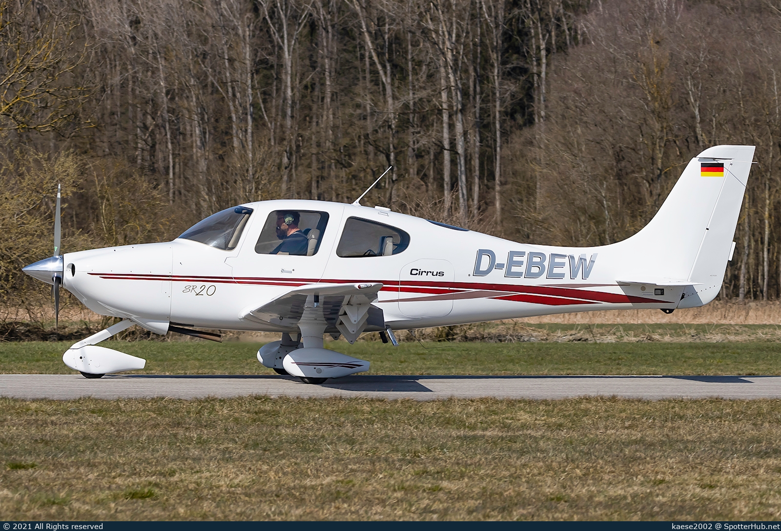 Photo of D-EBEW - Cirrus SR20 G1 operated by Private
