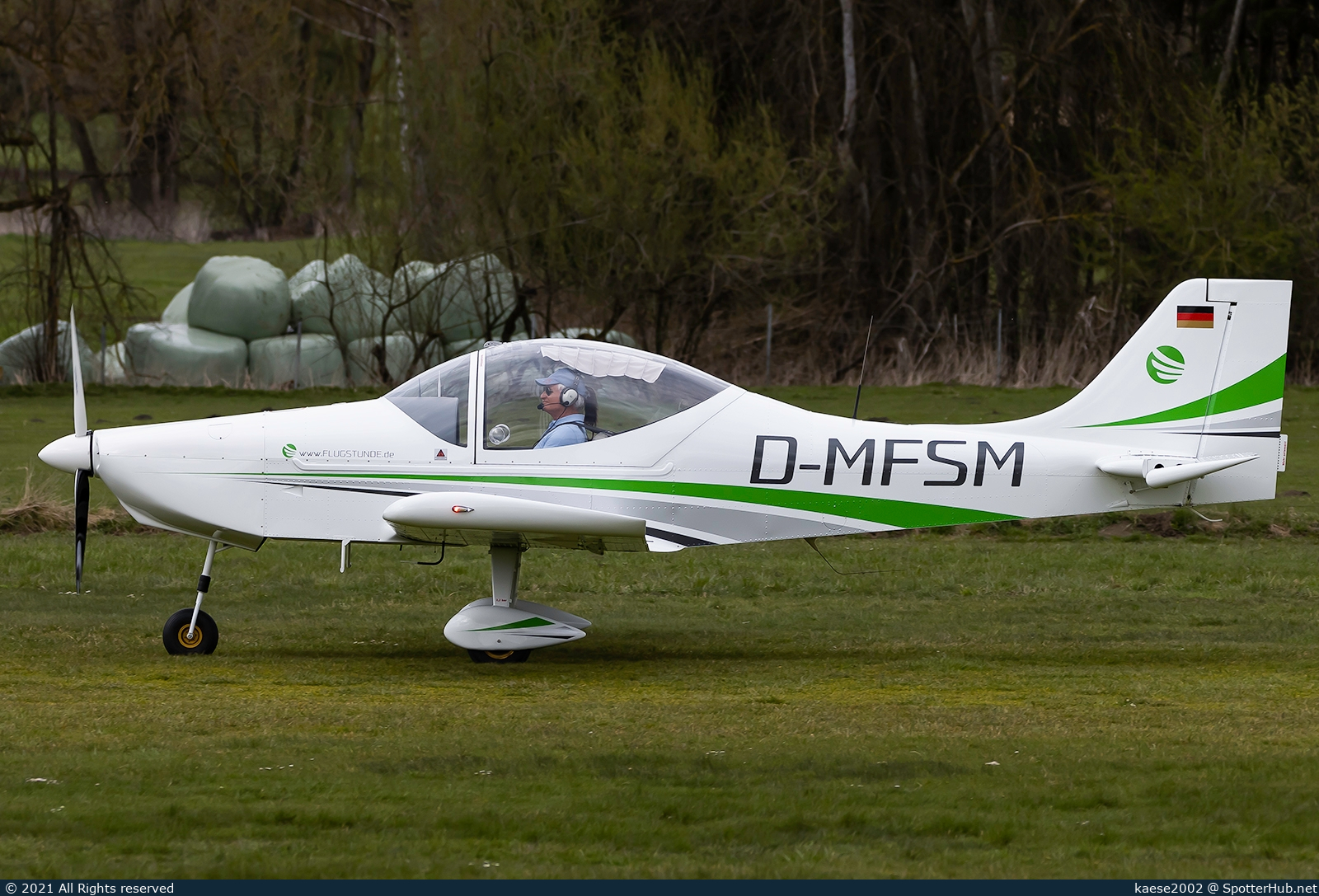 Photo of D-MFSM - Breezer B400 operated by Flugschule Flugstunde