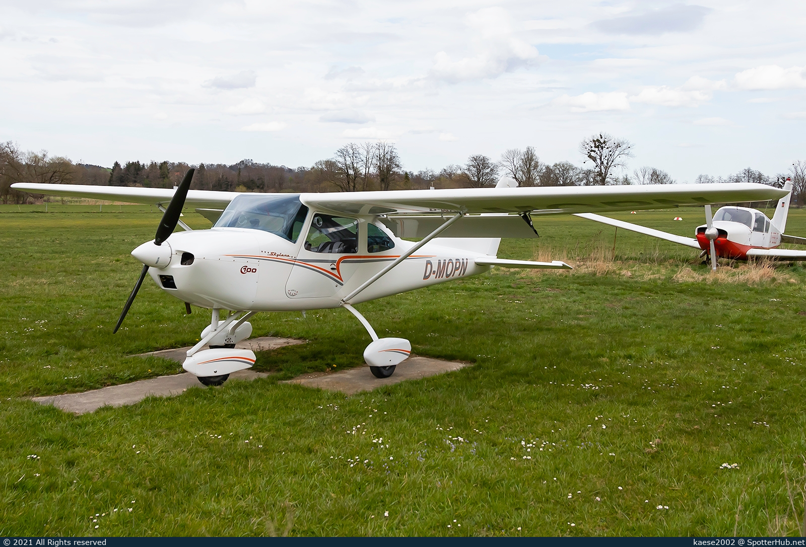 Photo of D-MOPN - AirLony Skylane operated by Private